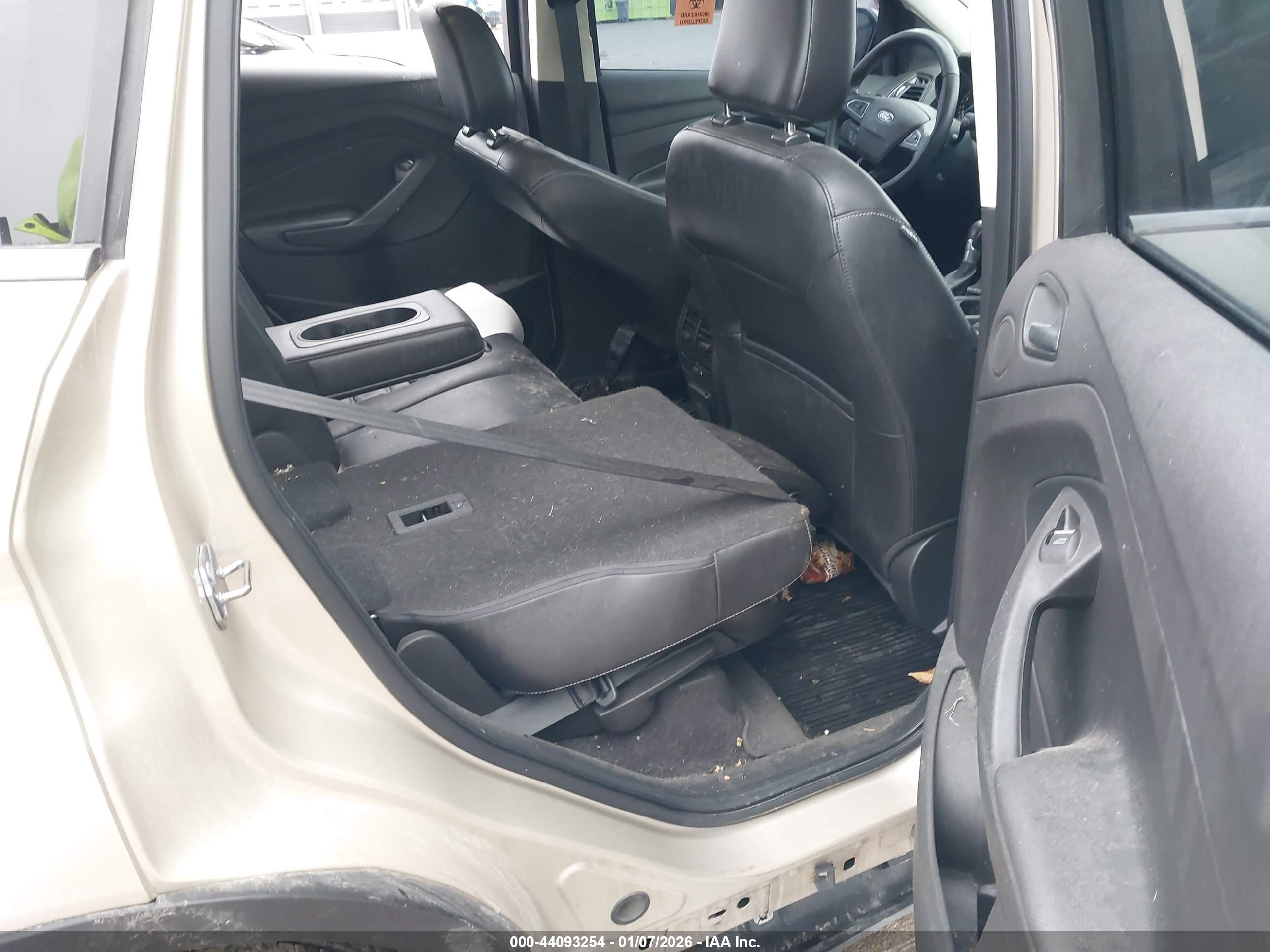 FORD ESCAPE image 8