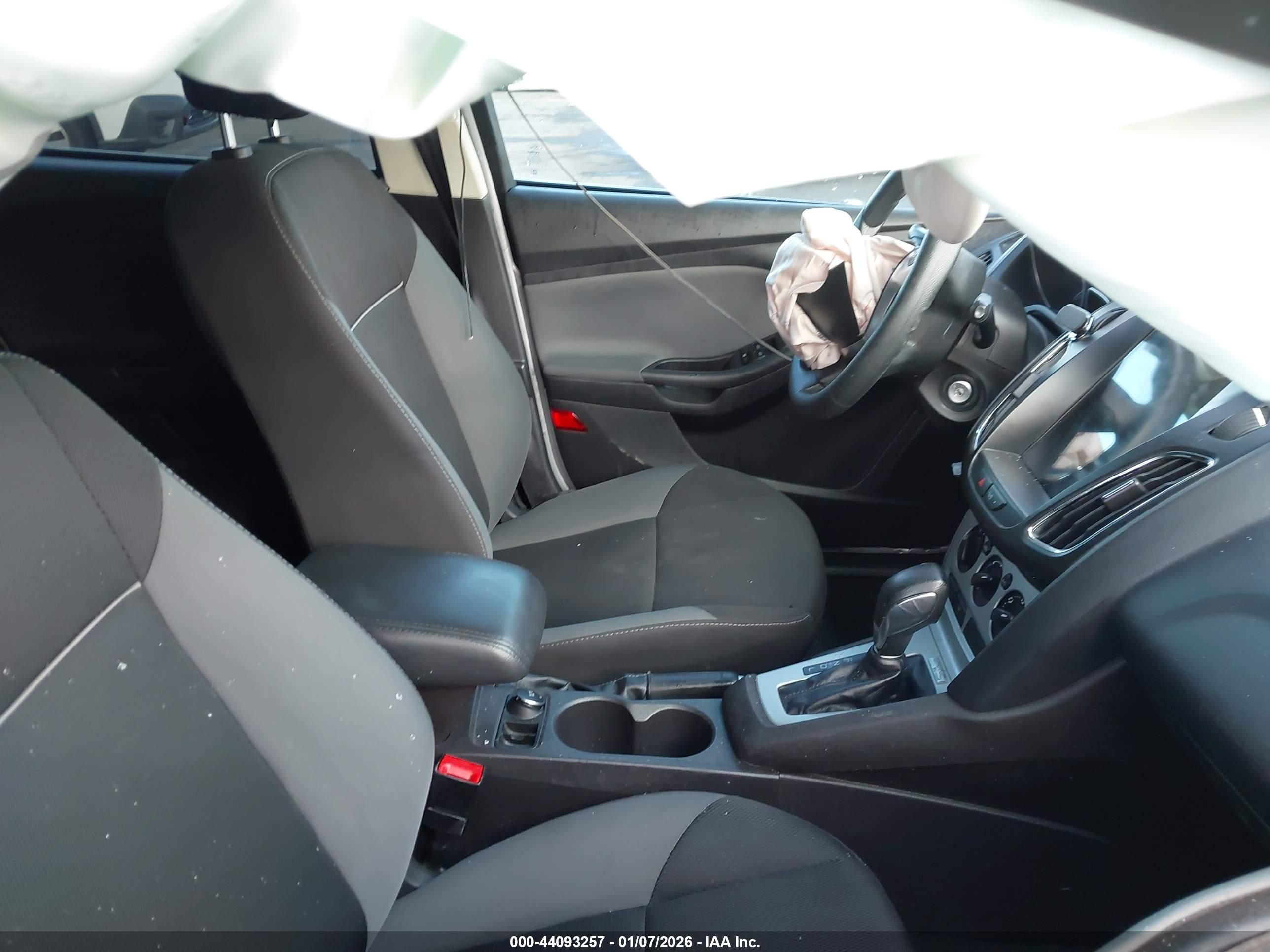 FORD FOCUS image 5