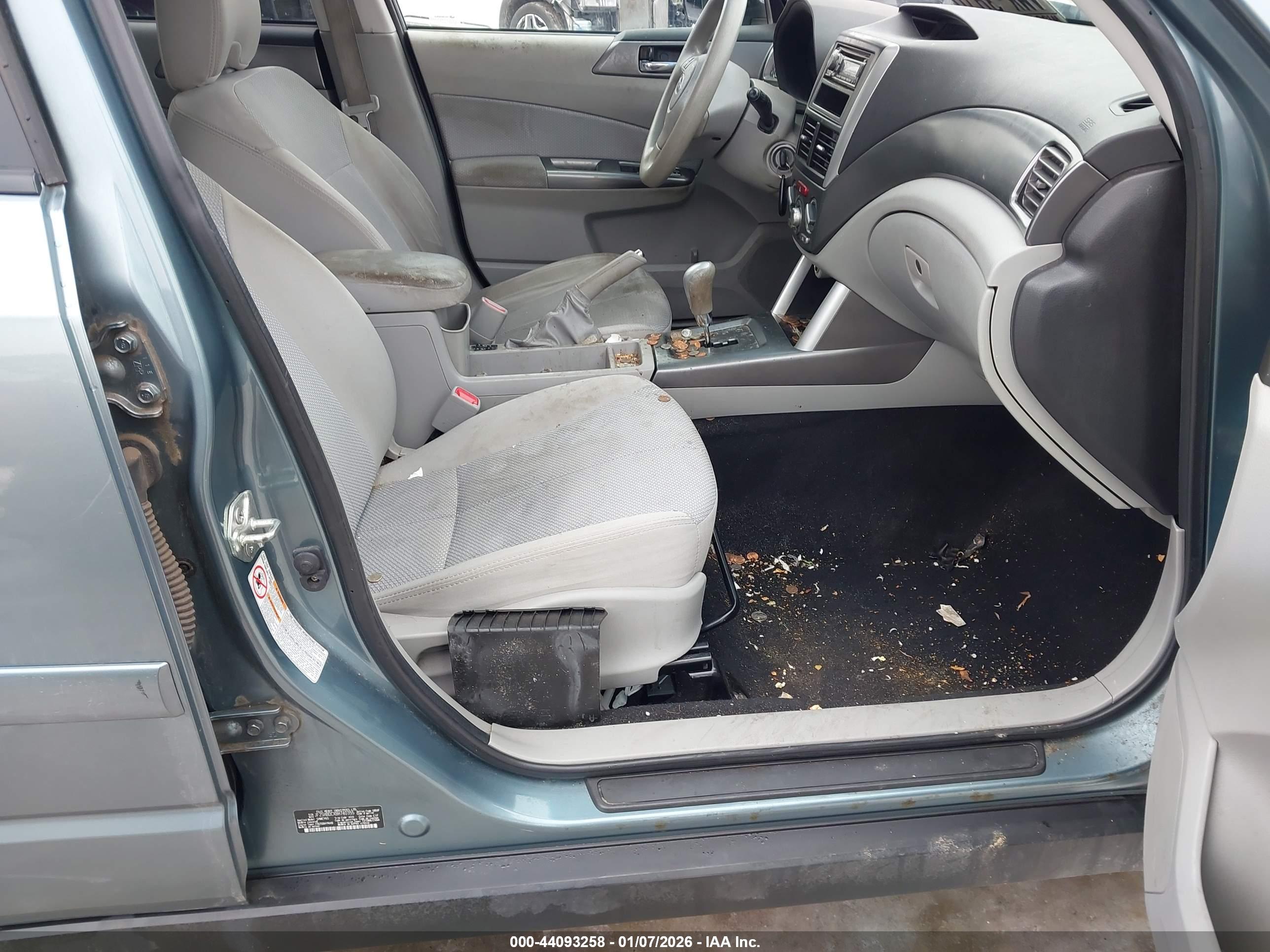 SUBARU FORESTER image 5