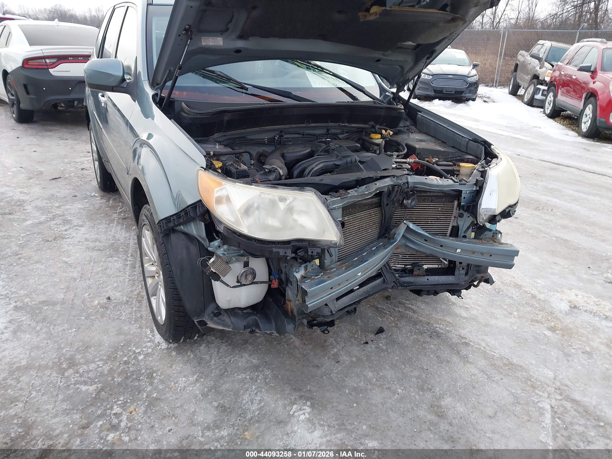 SUBARU FORESTER image 6