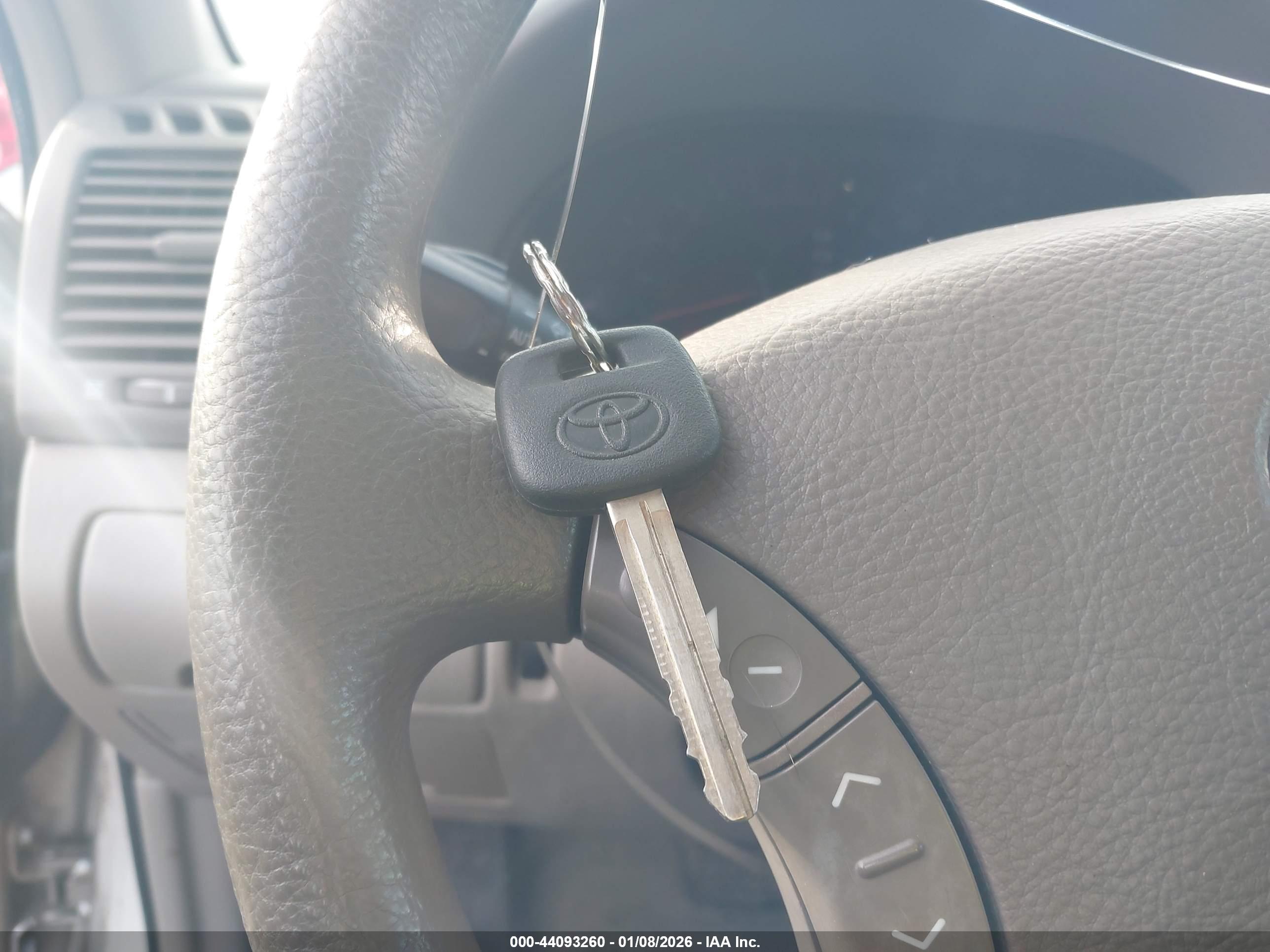 TOYOTA CAMRY image 11