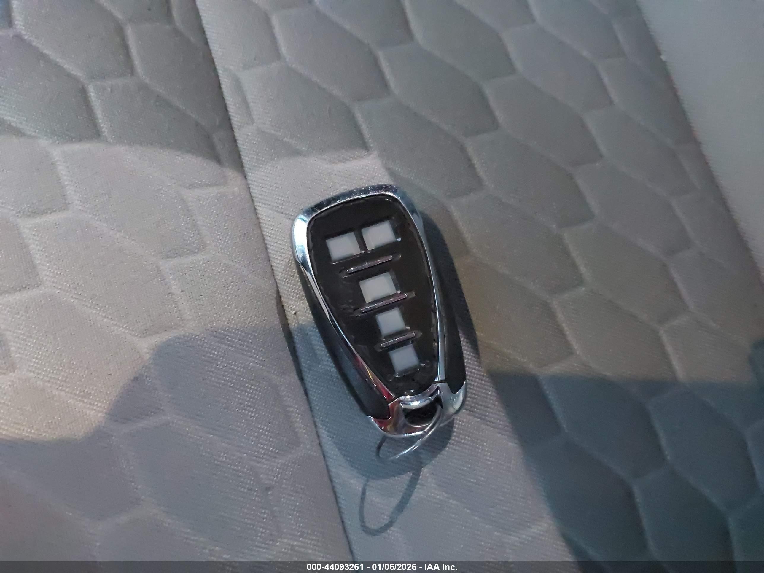CHEVROLET EQUINOX image 11