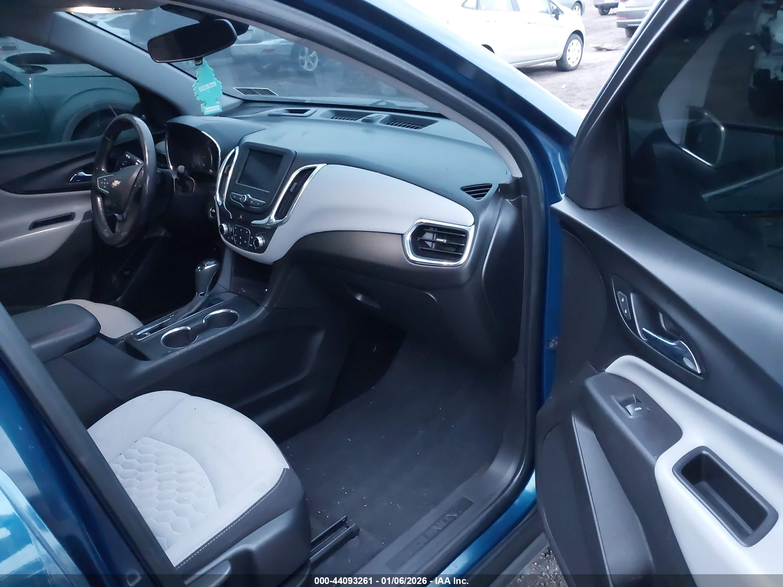 CHEVROLET EQUINOX image 5