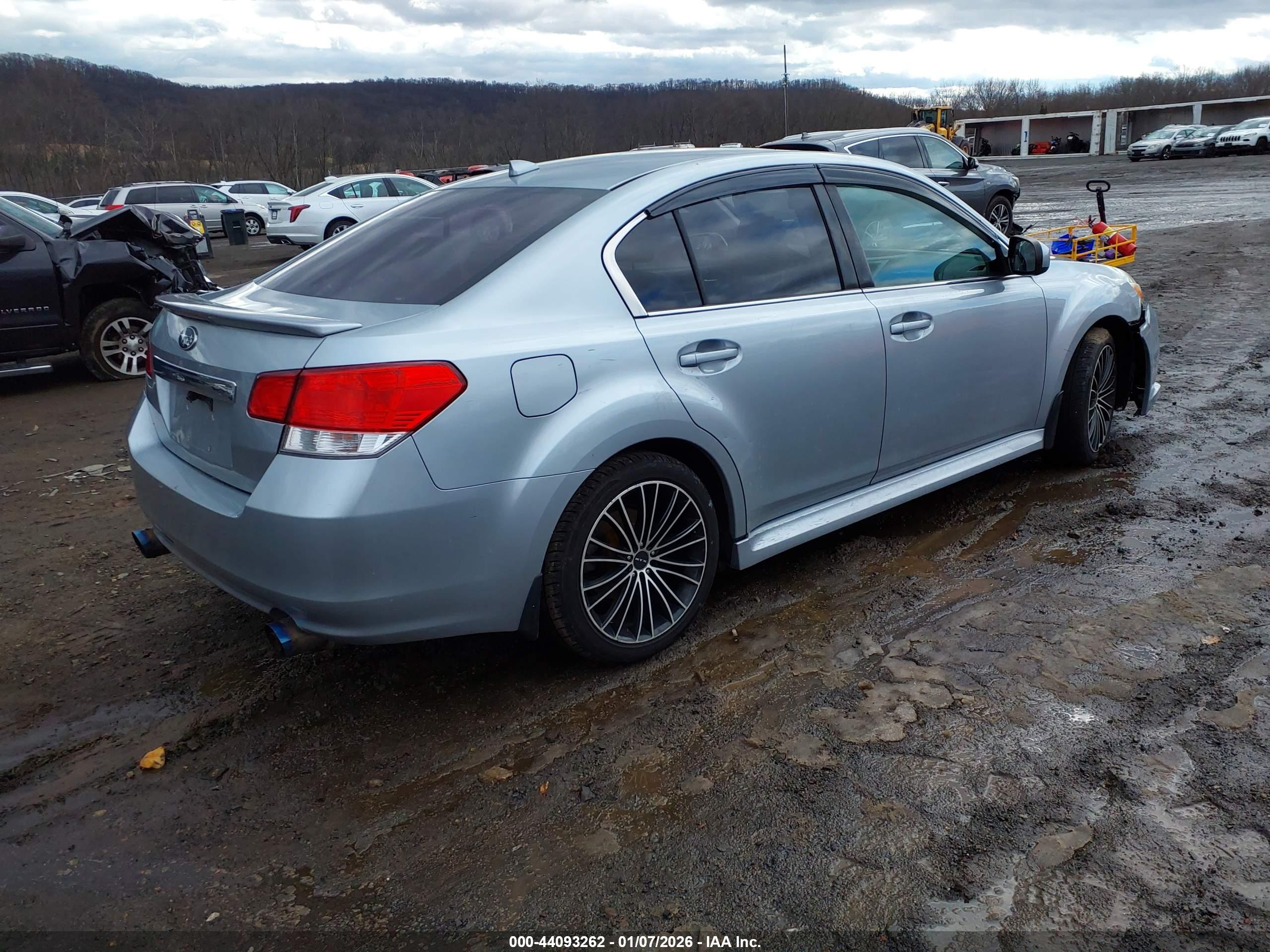 SUBARU LEGACY image 4