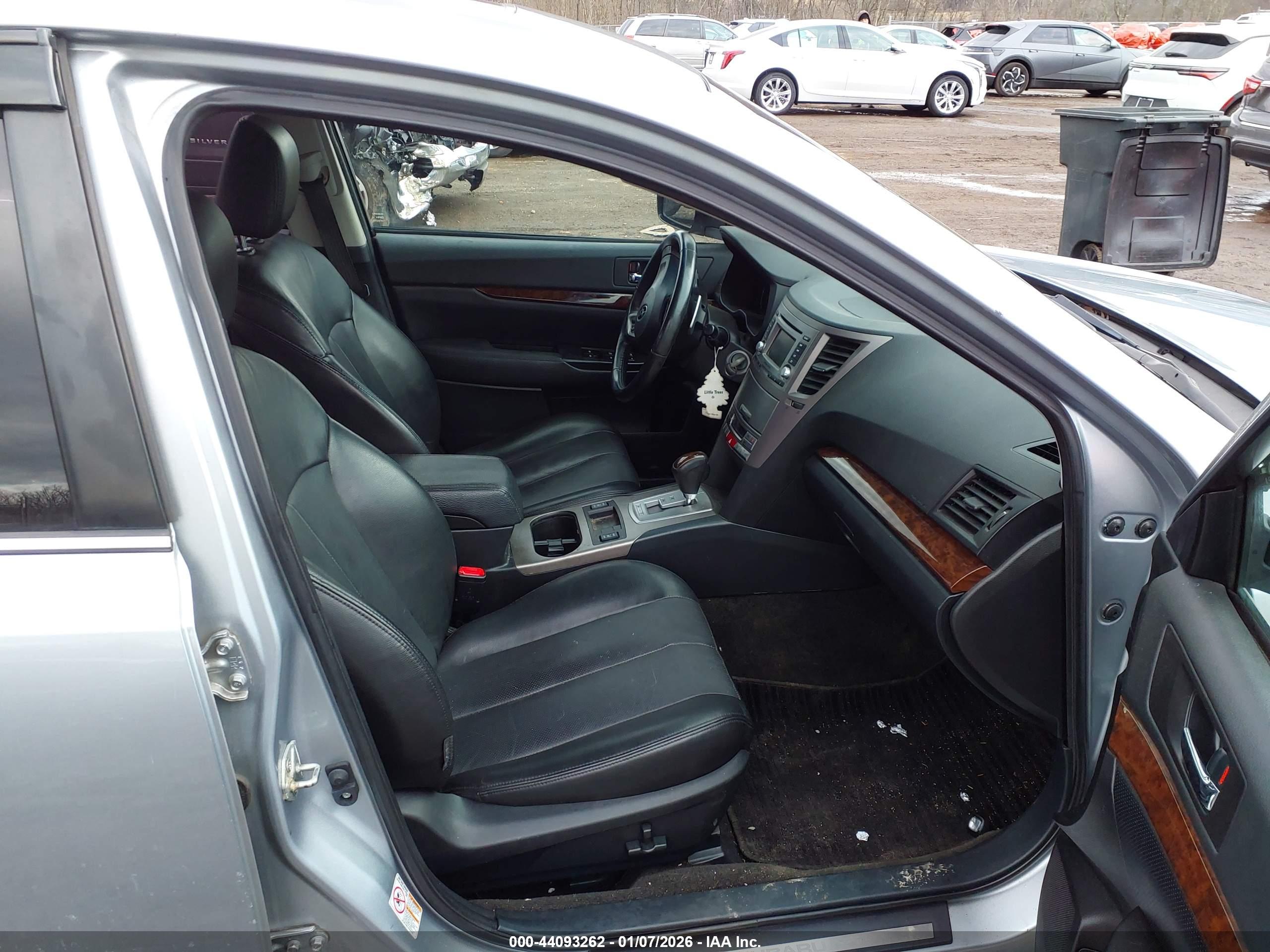 SUBARU LEGACY image 5