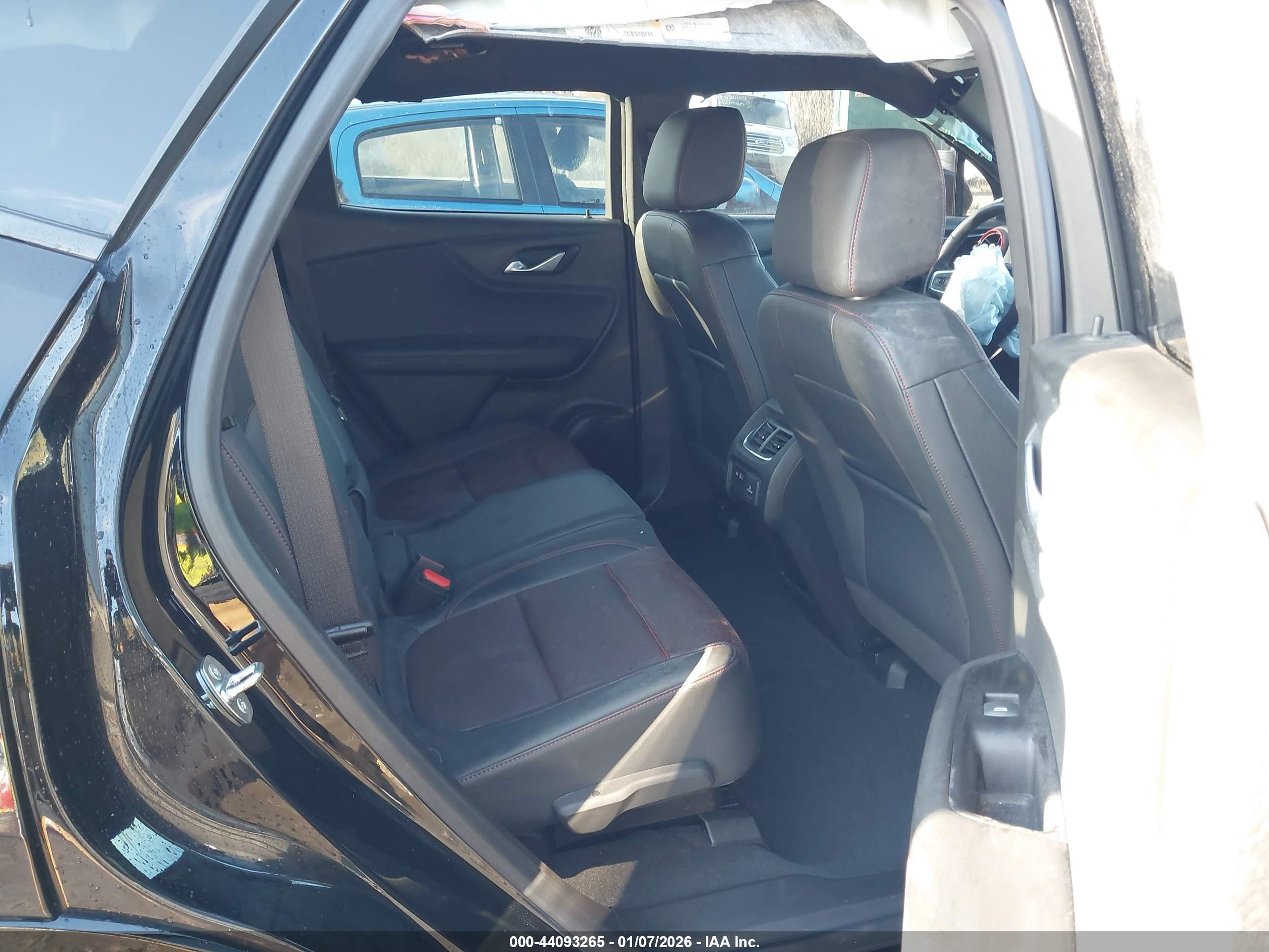 CHEVROLET BLAZER image 8