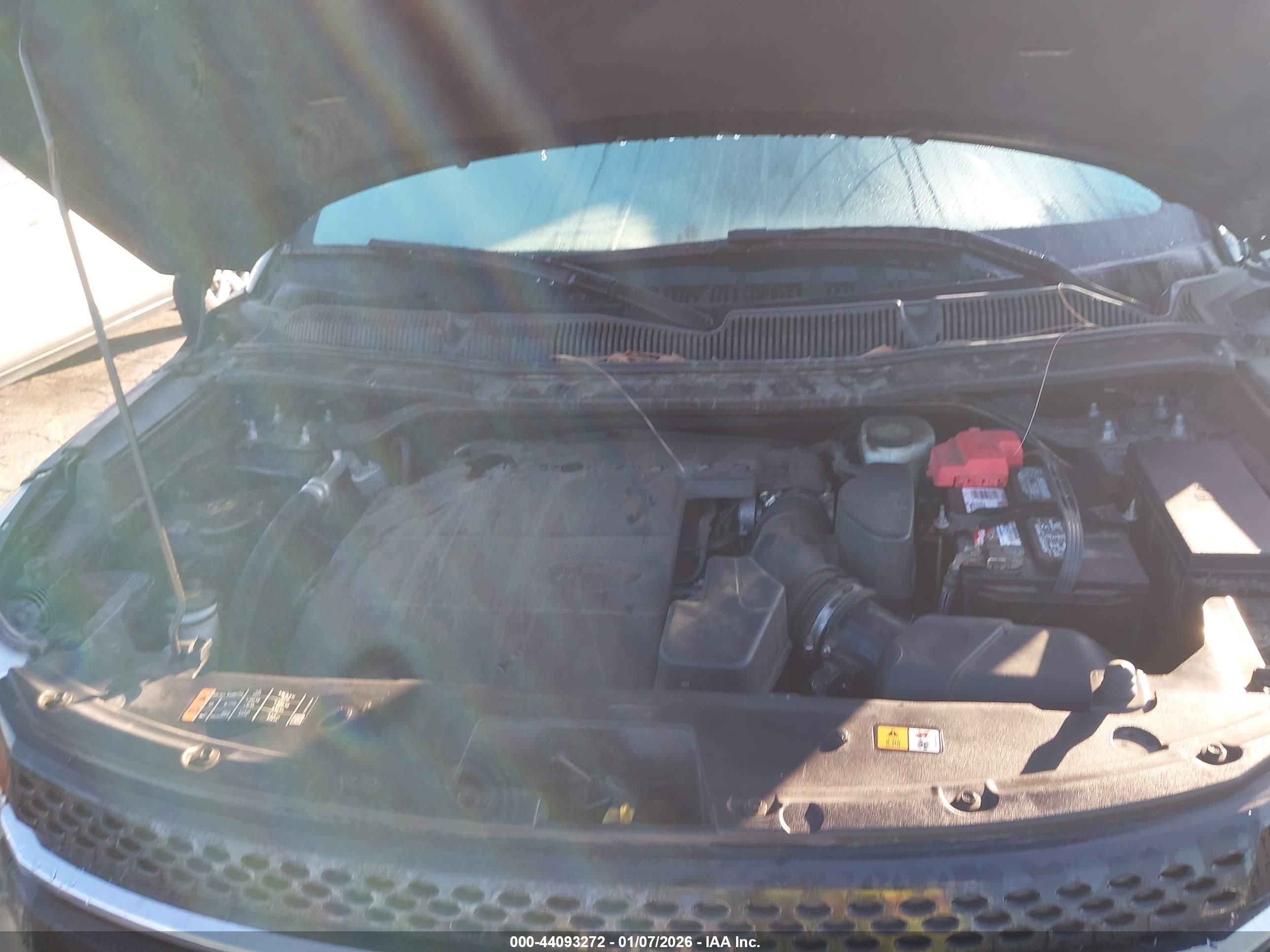 FORD EXPLORER image 10