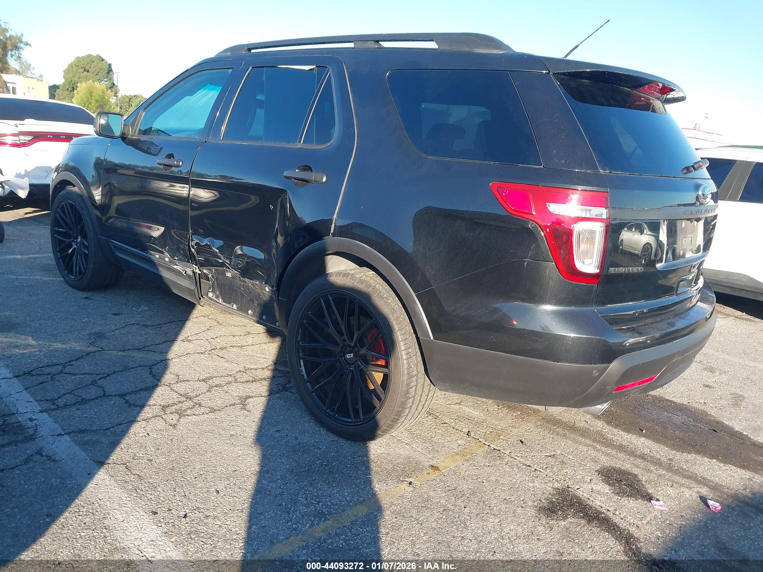 FORD EXPLORER image 3