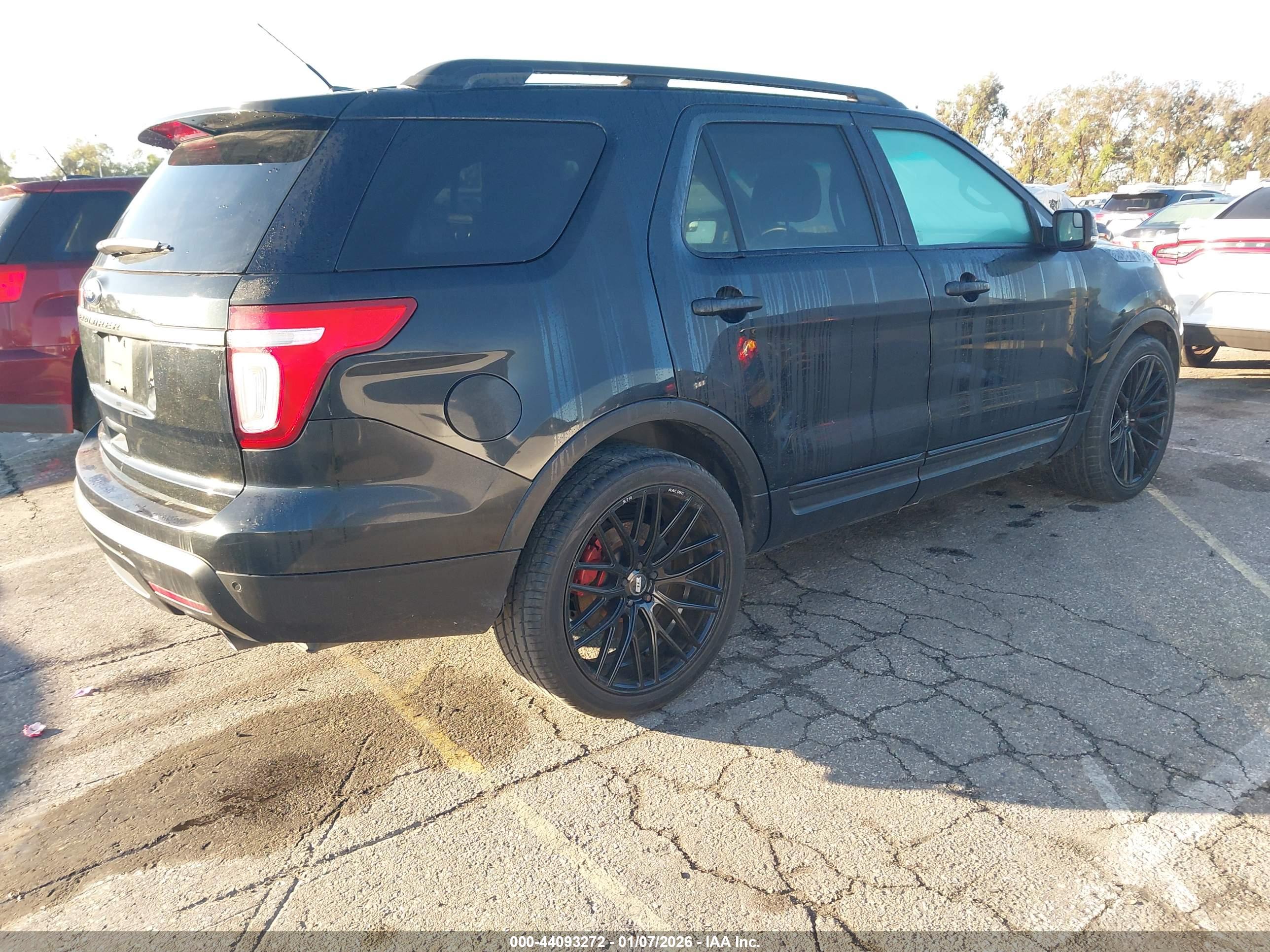 FORD EXPLORER image 4