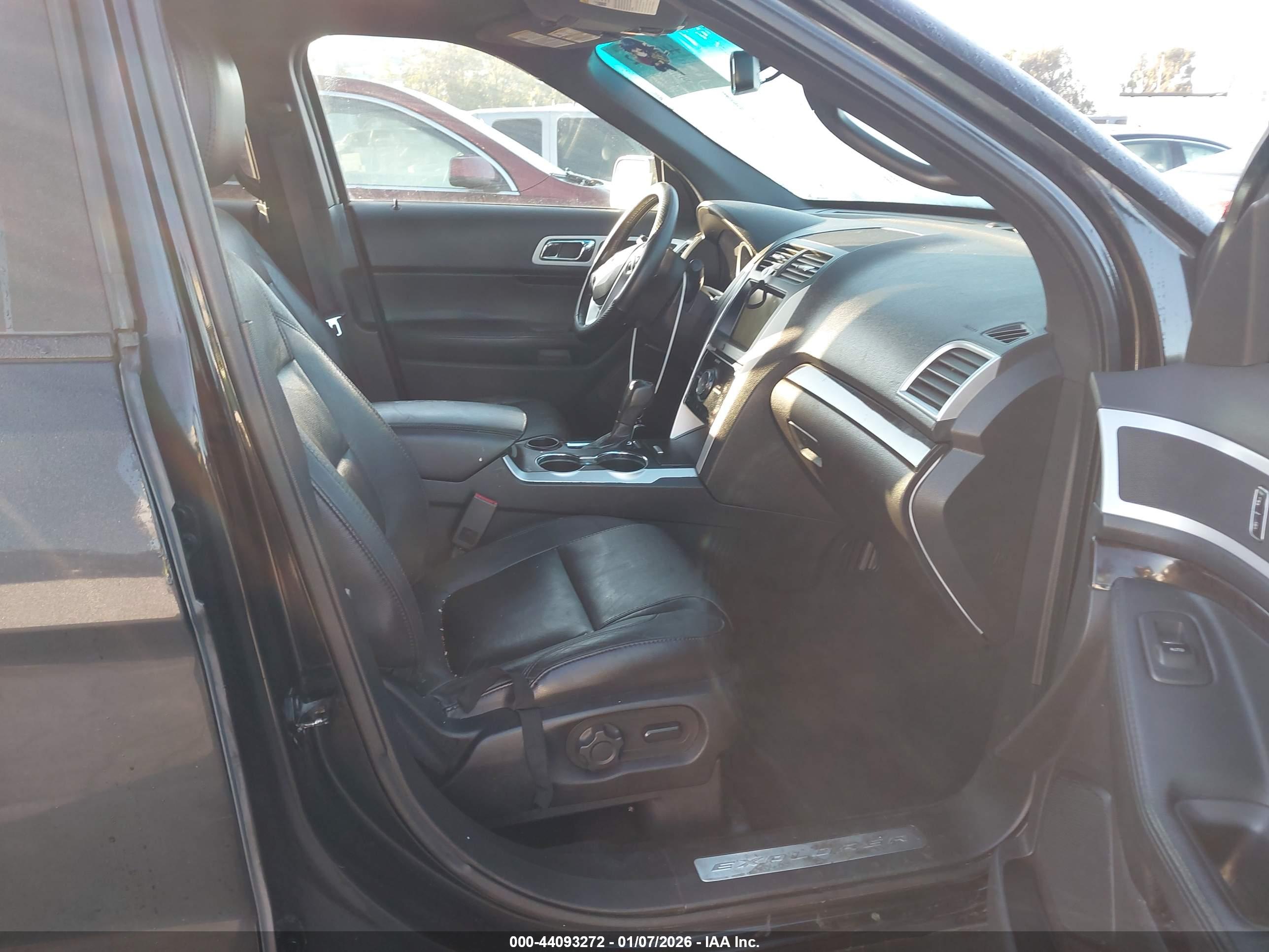 FORD EXPLORER image 5