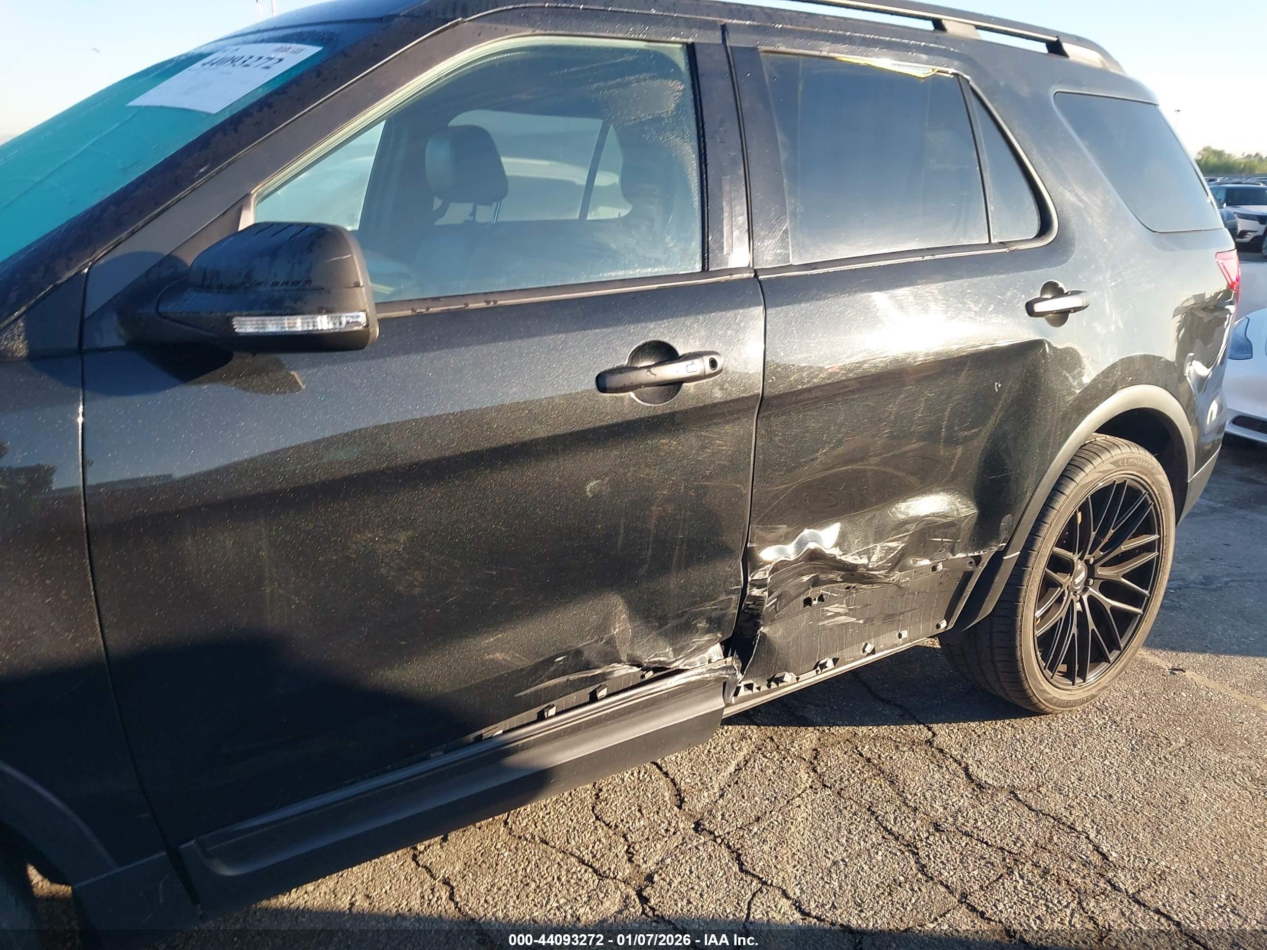FORD EXPLORER image 6