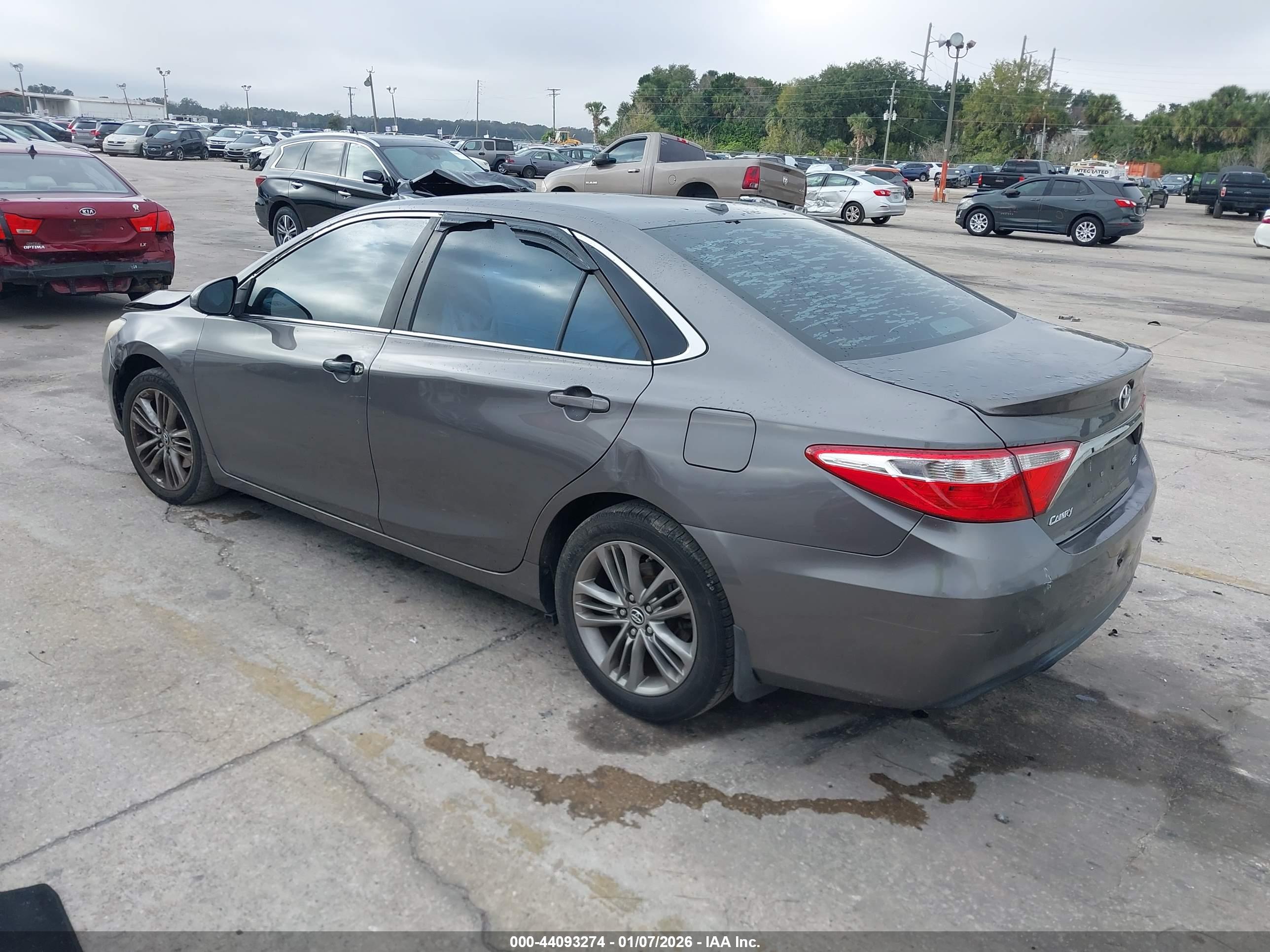 TOYOTA CAMRY image 3