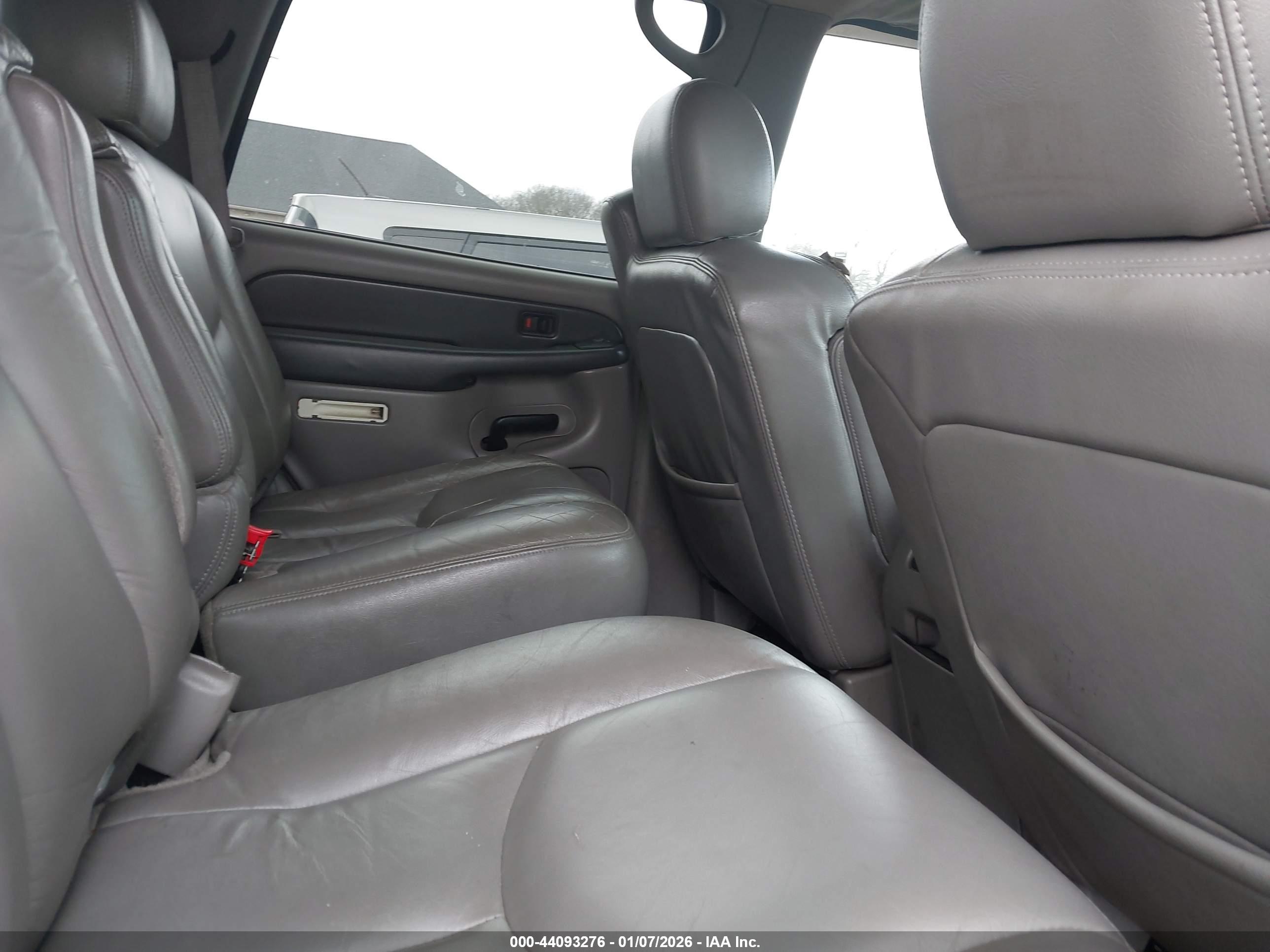 GMC YUKON image 8