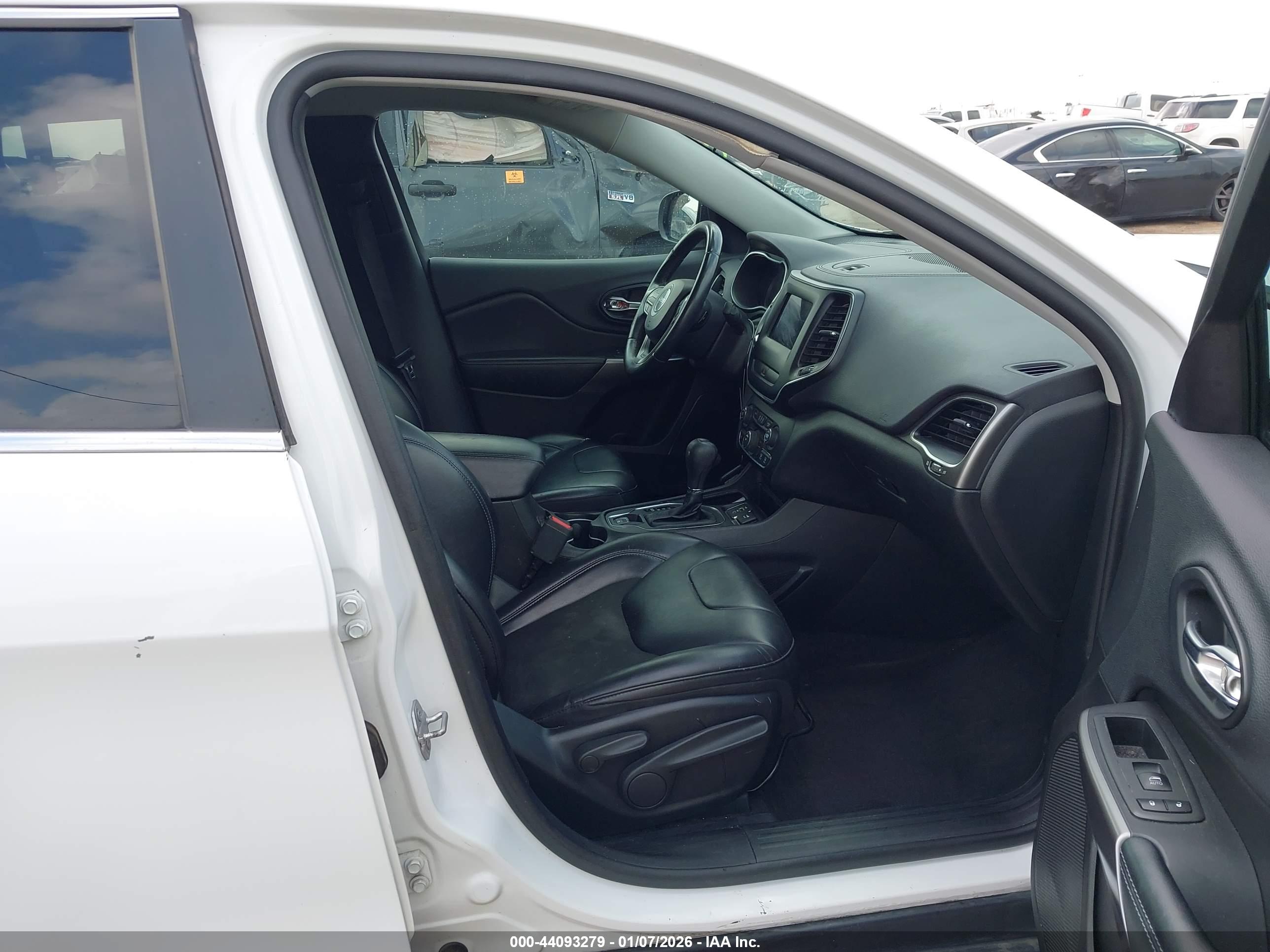 JEEP CHEROKEE image 5
