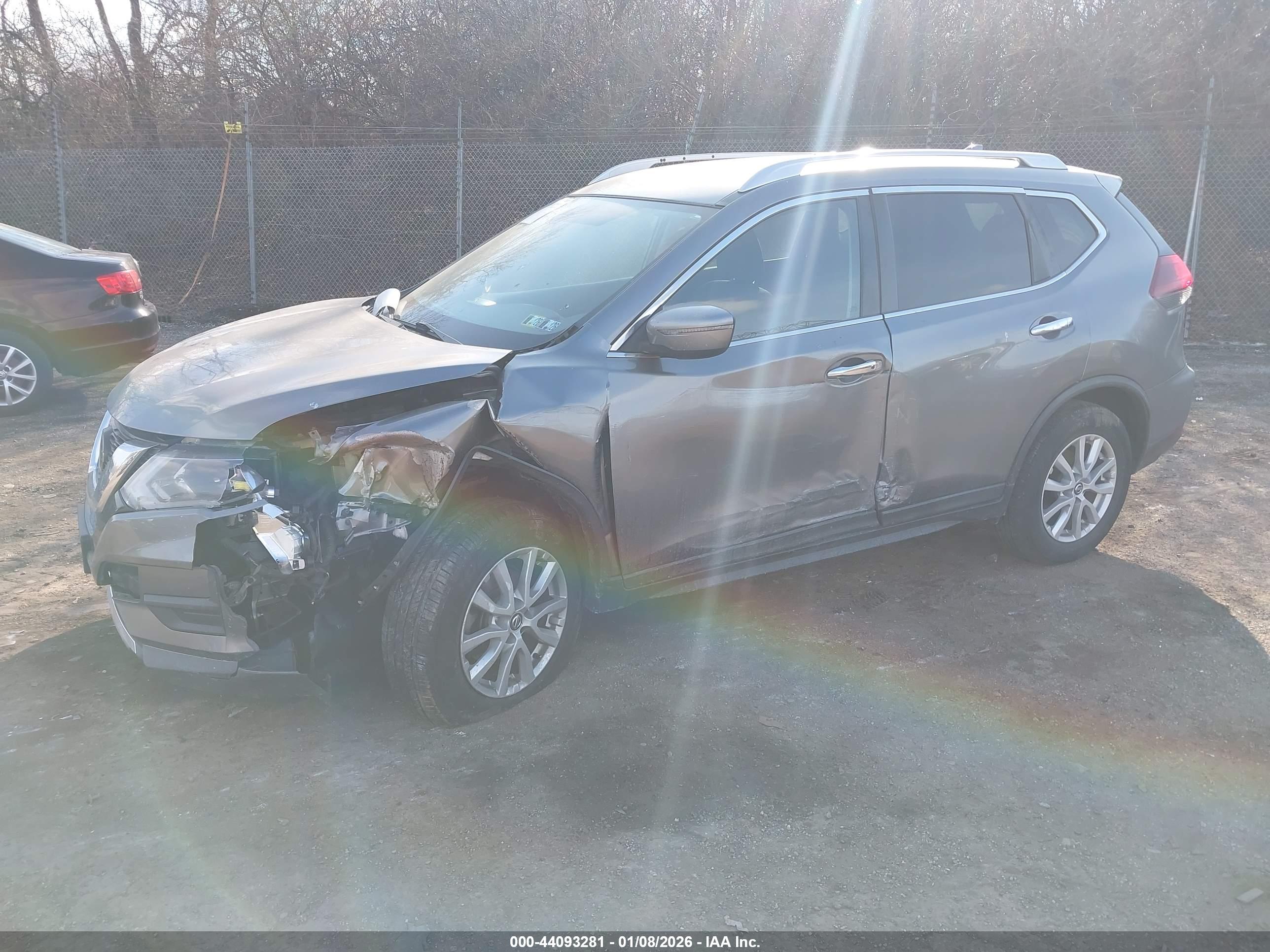 NISSAN ROGUE image 2