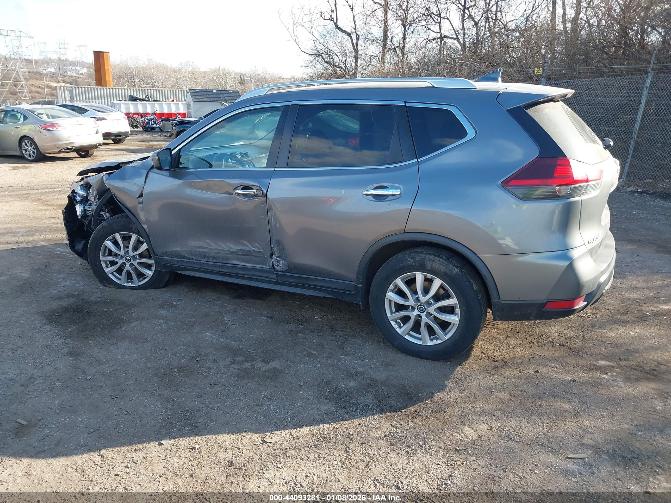 NISSAN ROGUE image 3