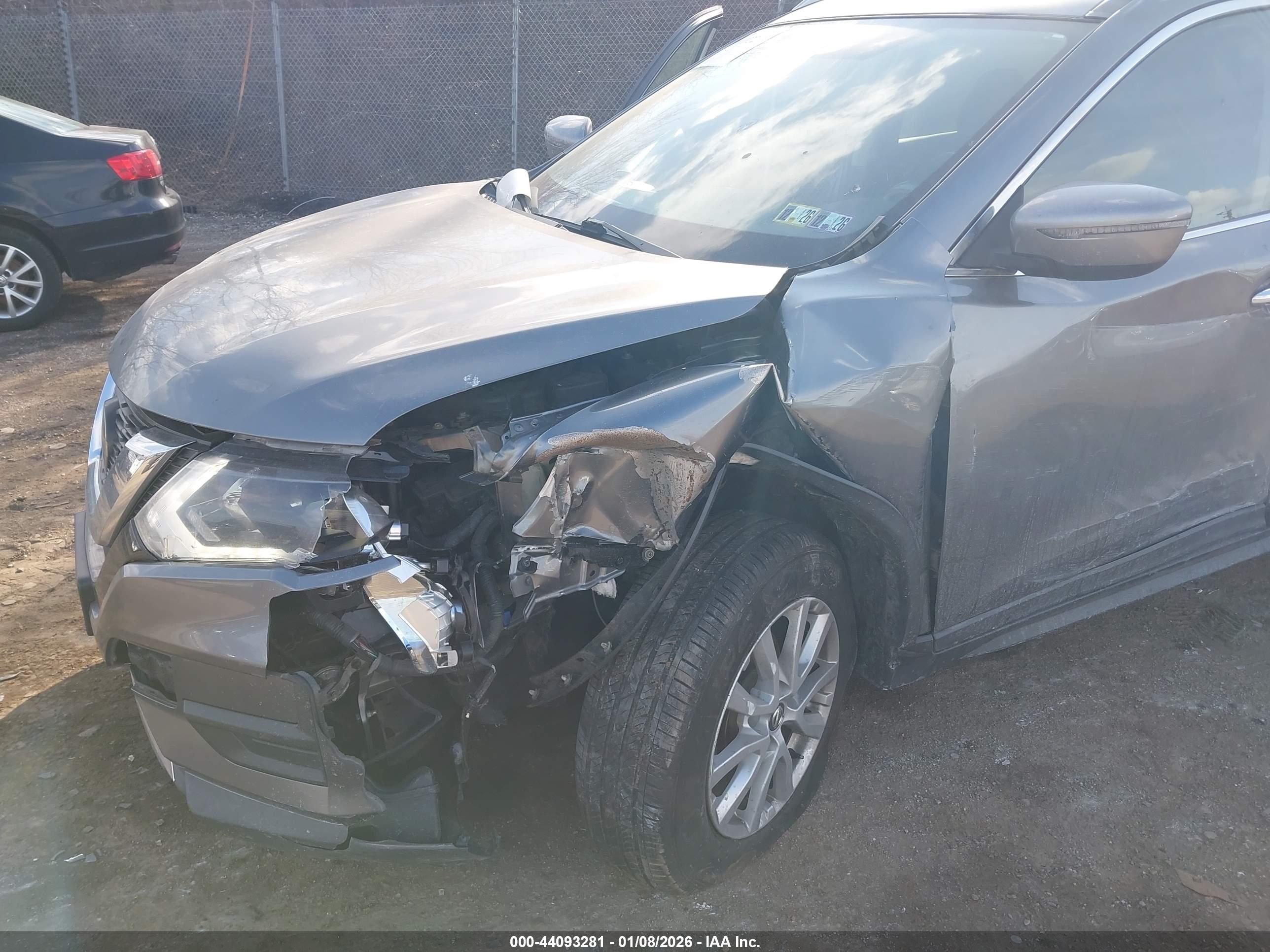NISSAN ROGUE image 6
