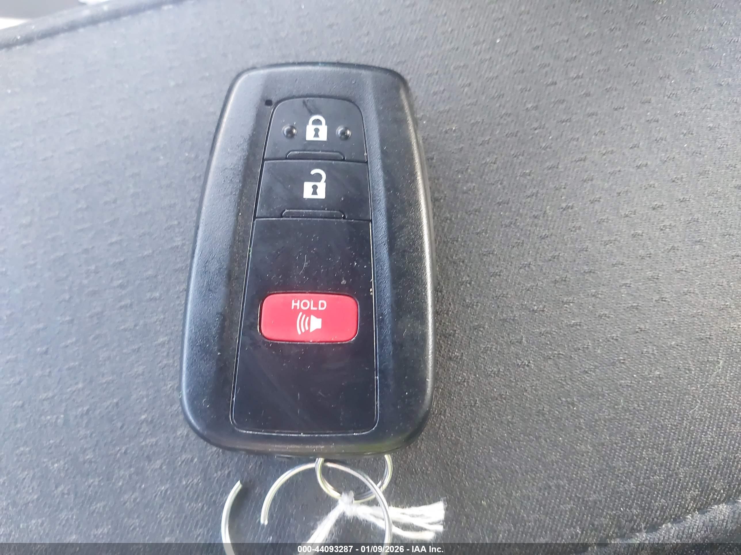 TOYOTA PRIUS image 11