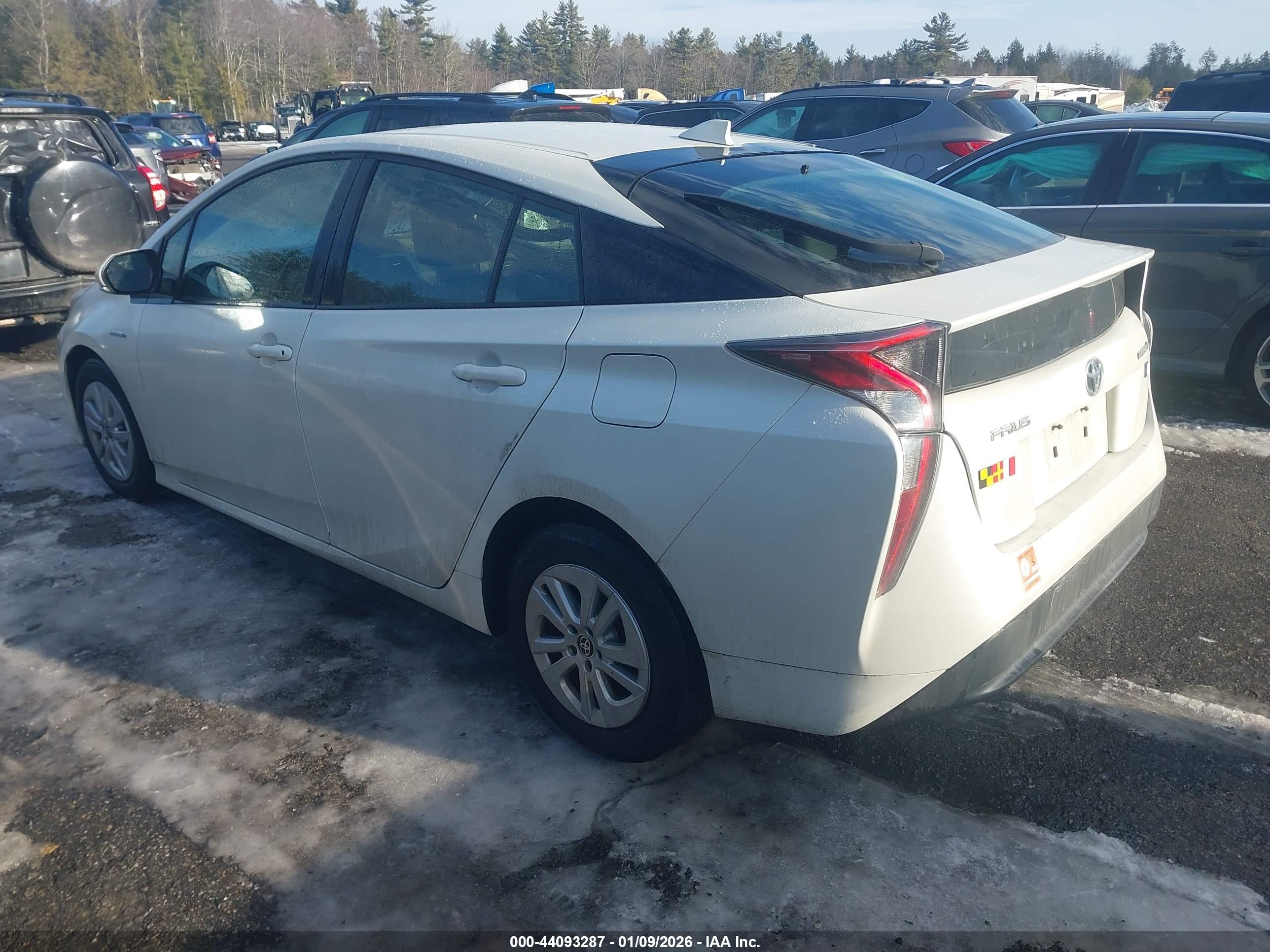 TOYOTA PRIUS image 3