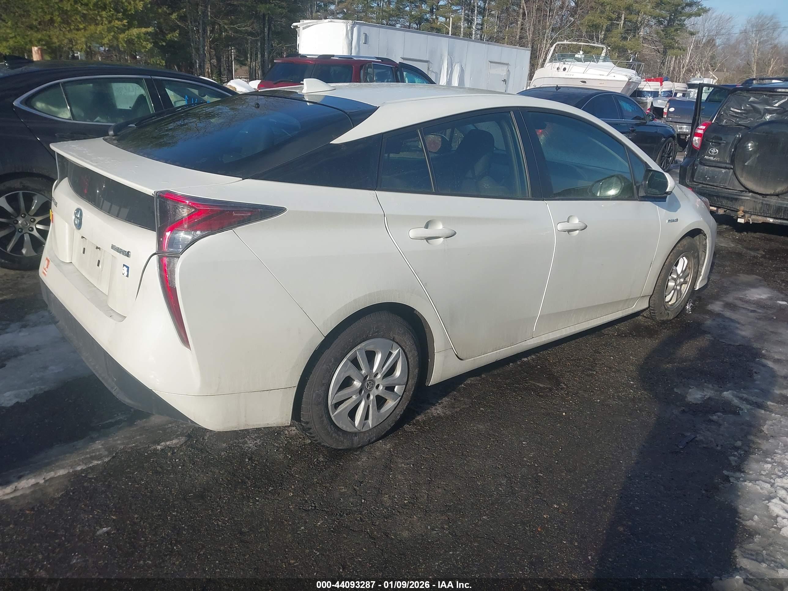 TOYOTA PRIUS image 4
