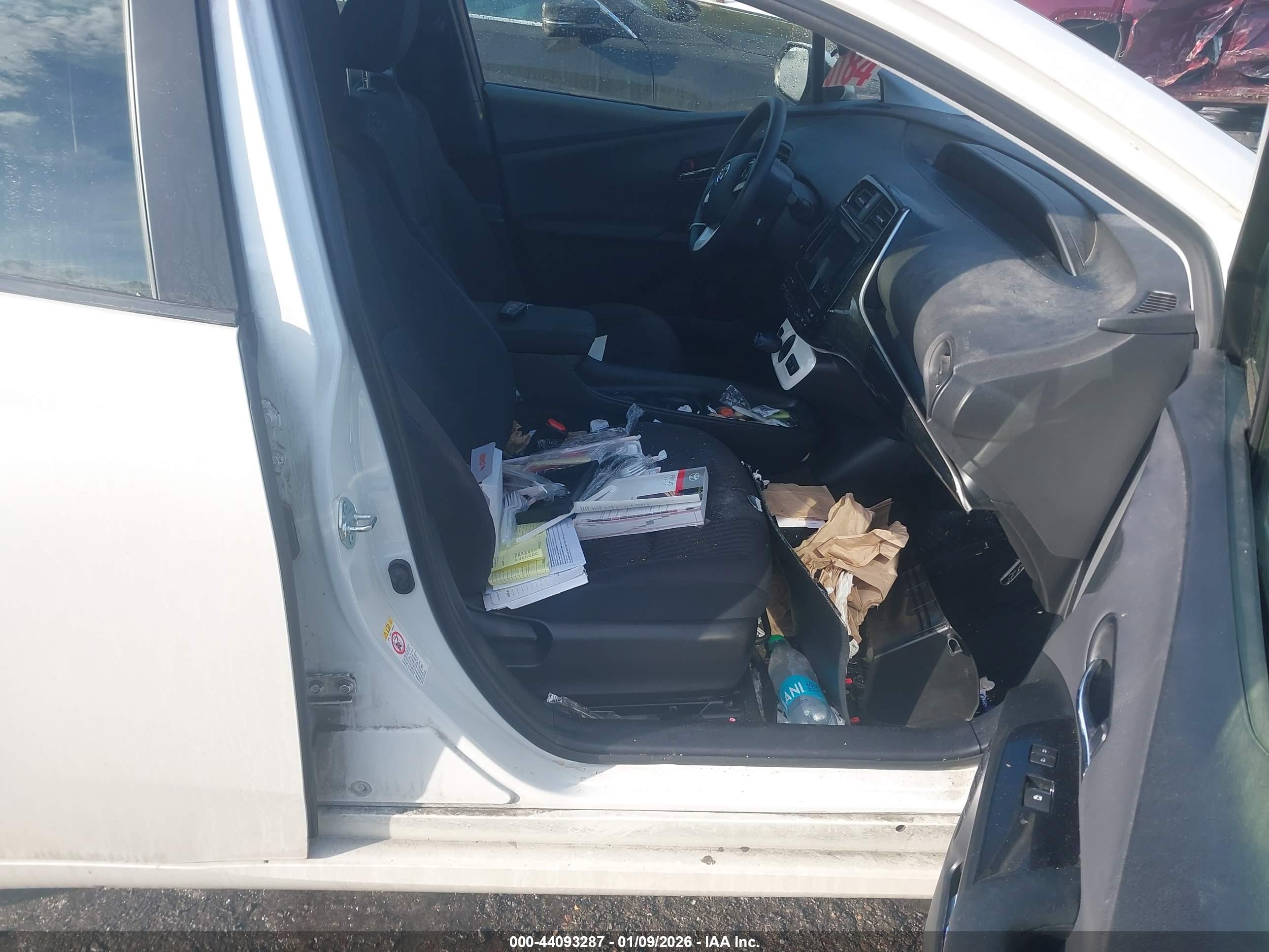 TOYOTA PRIUS image 5