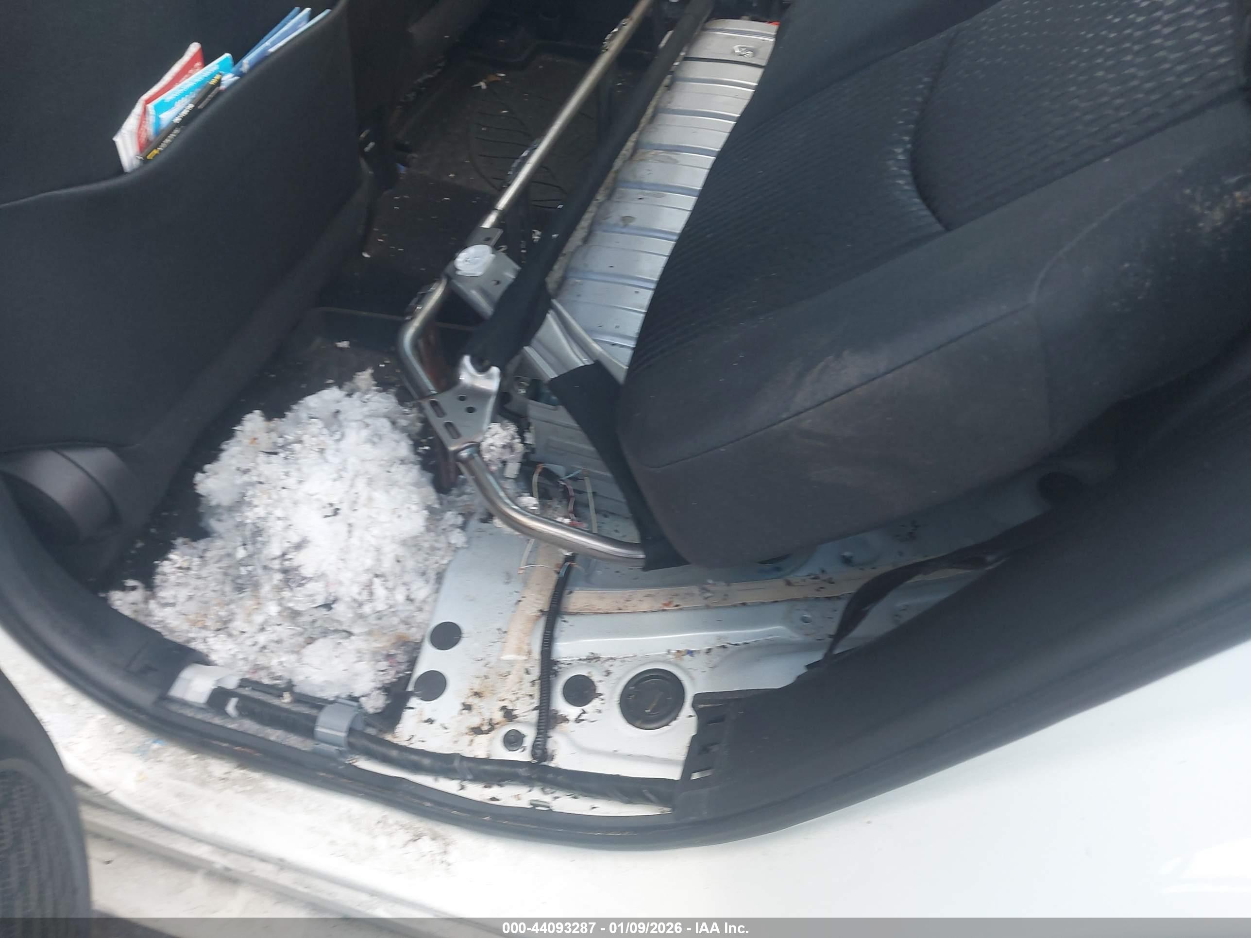 TOYOTA PRIUS image 6