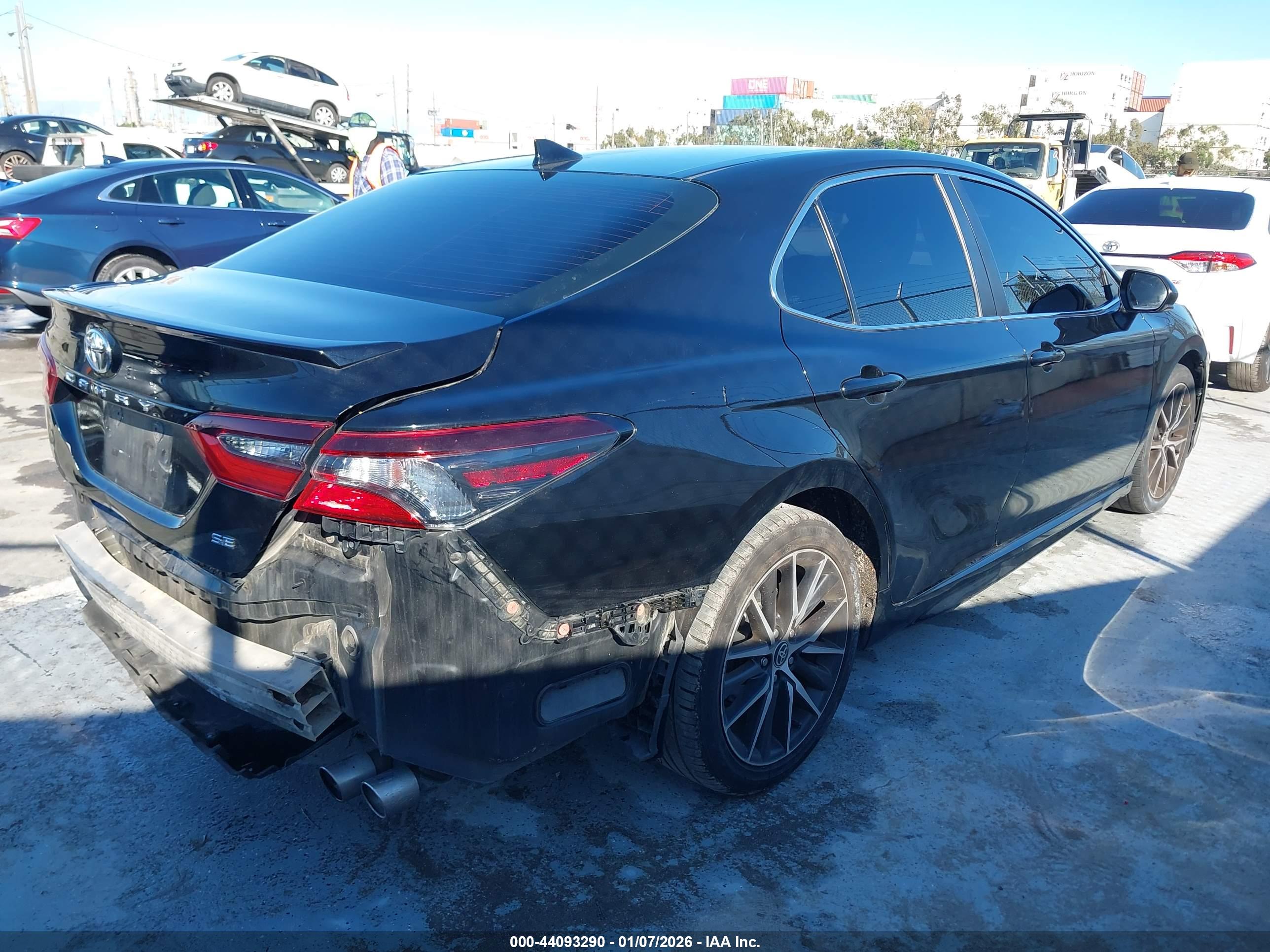 TOYOTA CAMRY image 4