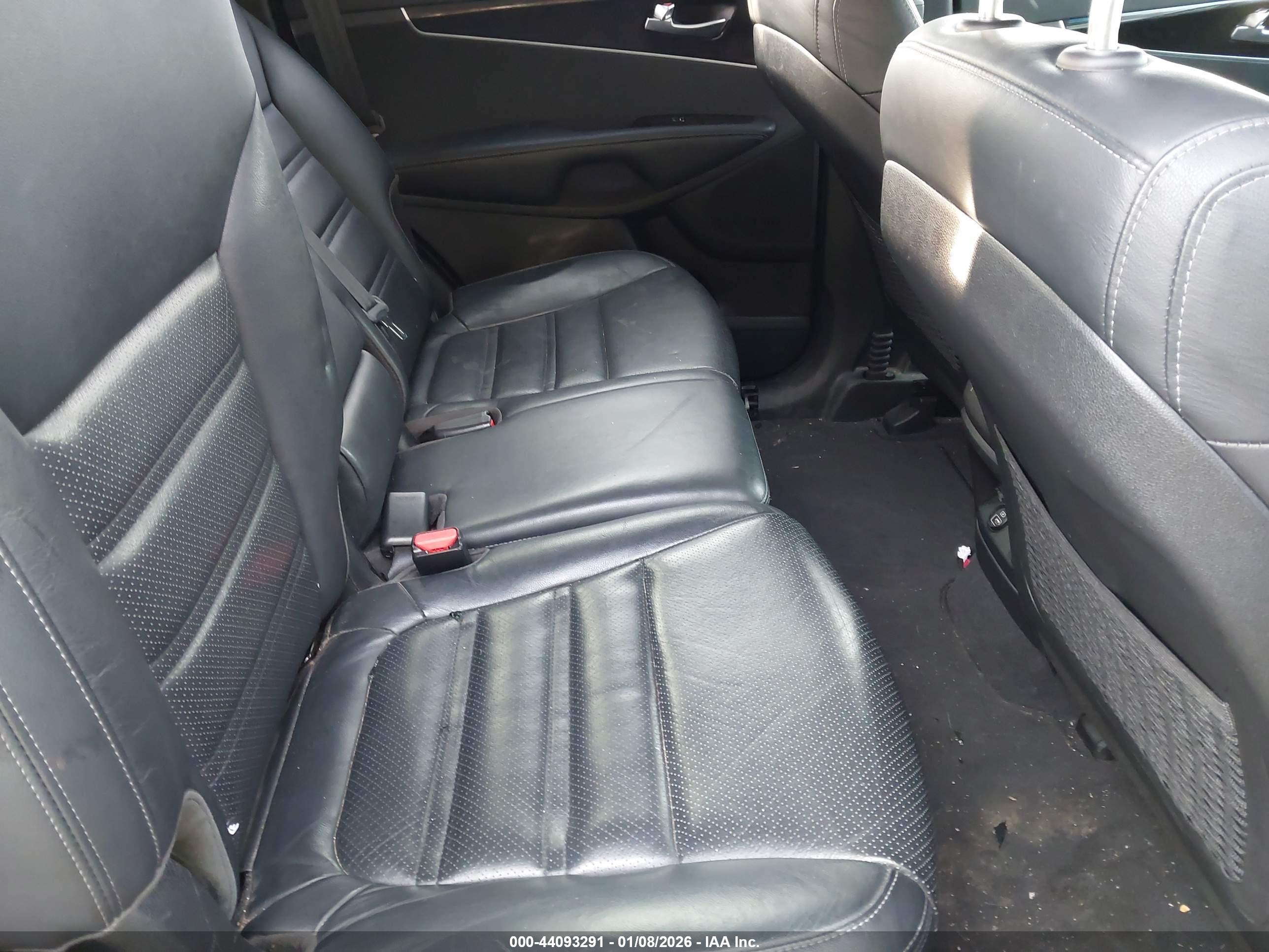 KIA SORENTO image 8