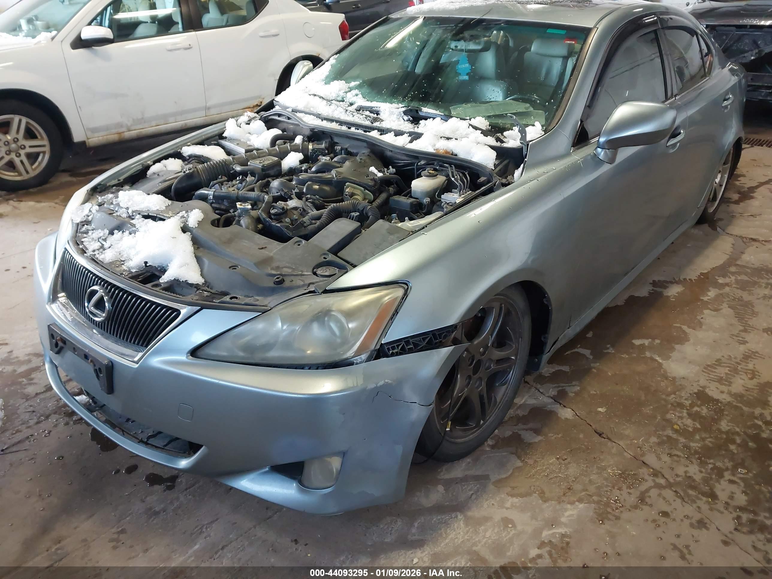 LEXUS IS image 6