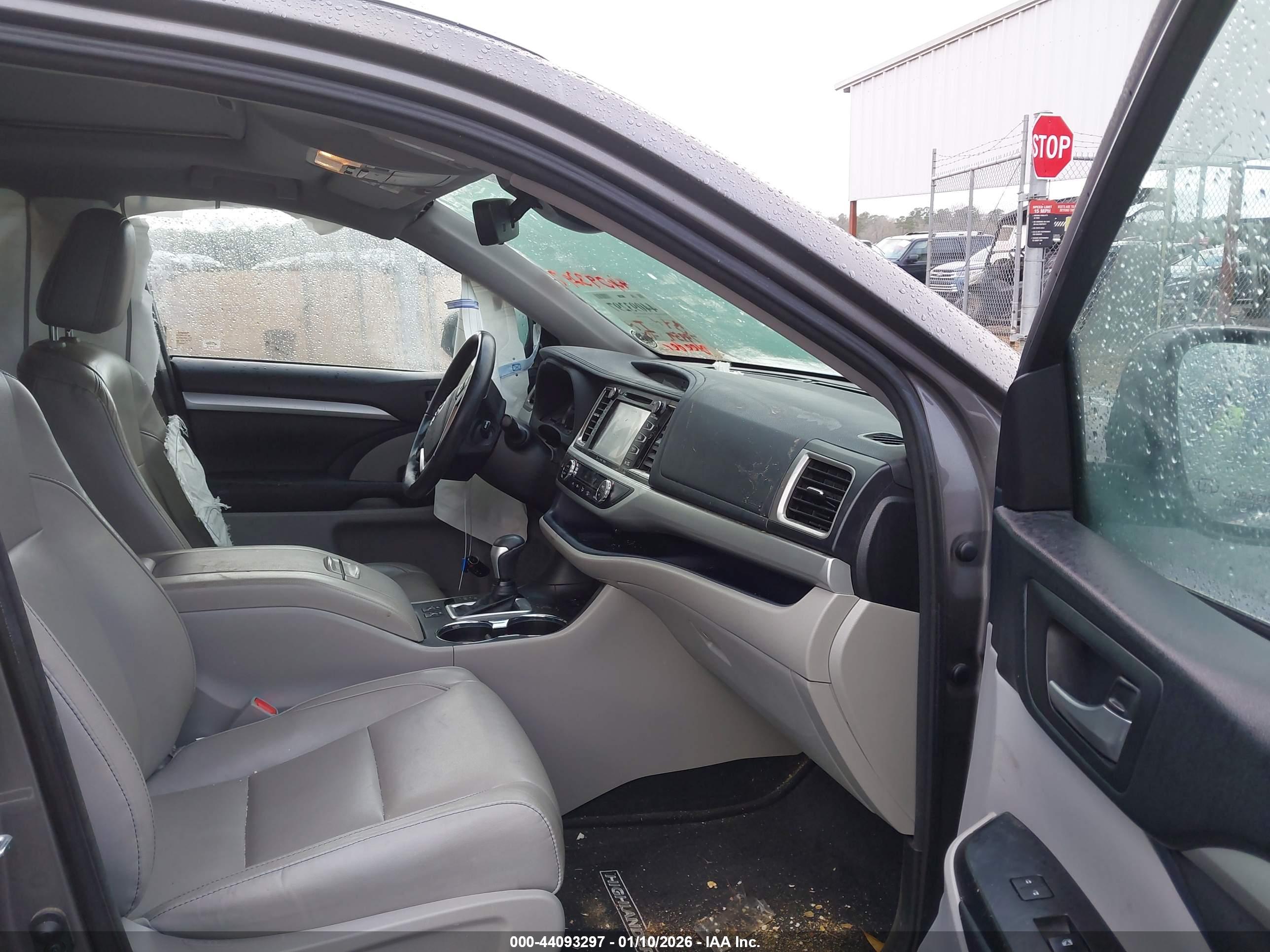 TOYOTA HIGHLANDER image 5
