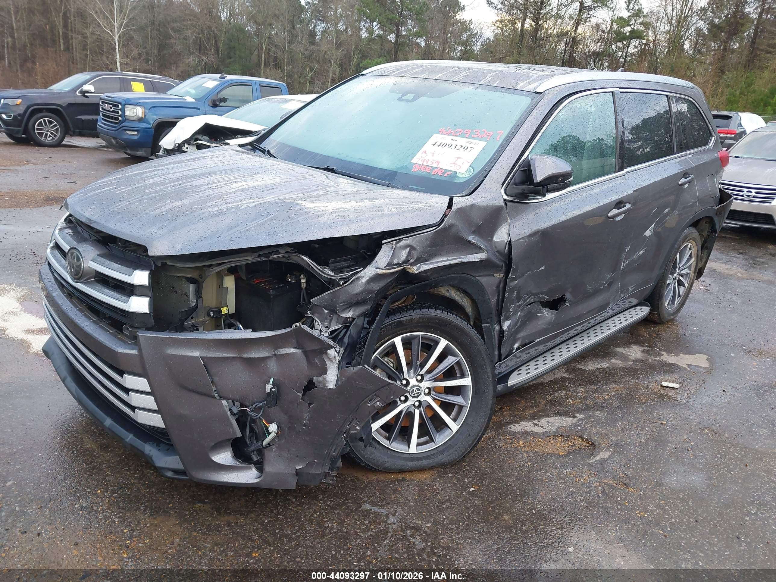 TOYOTA HIGHLANDER image 6