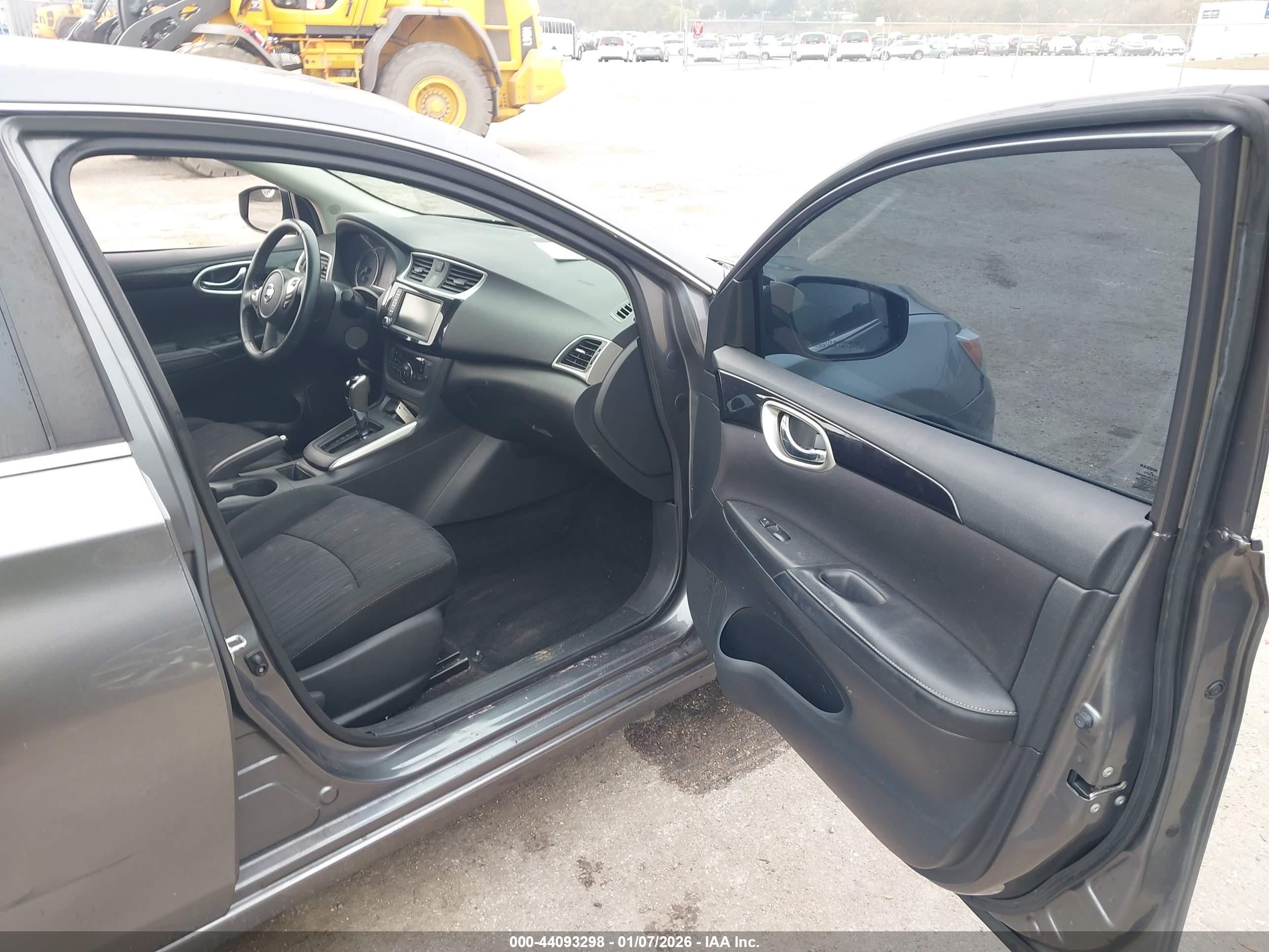 NISSAN SENTRA image 5
