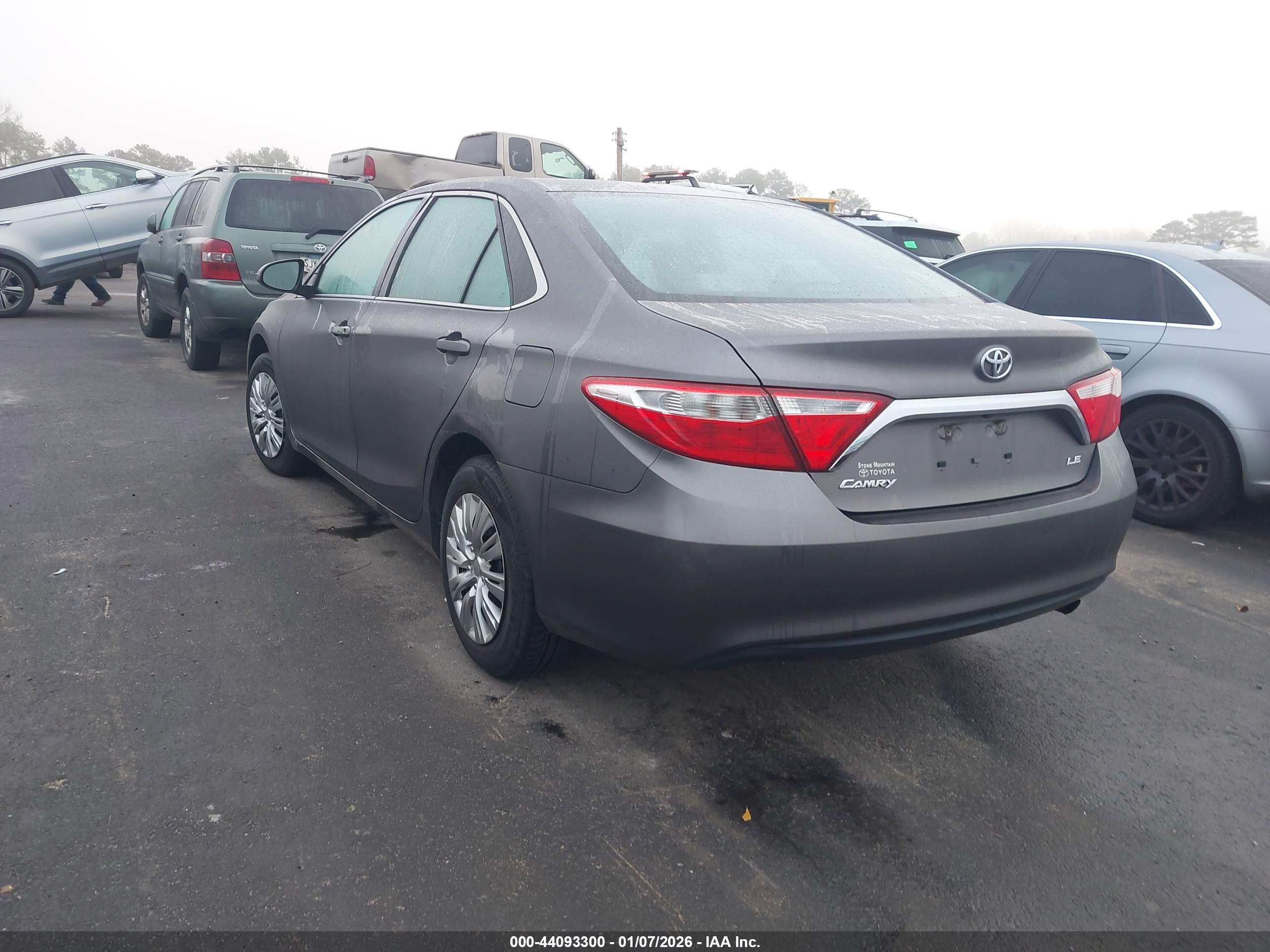 TOYOTA CAMRY image 3