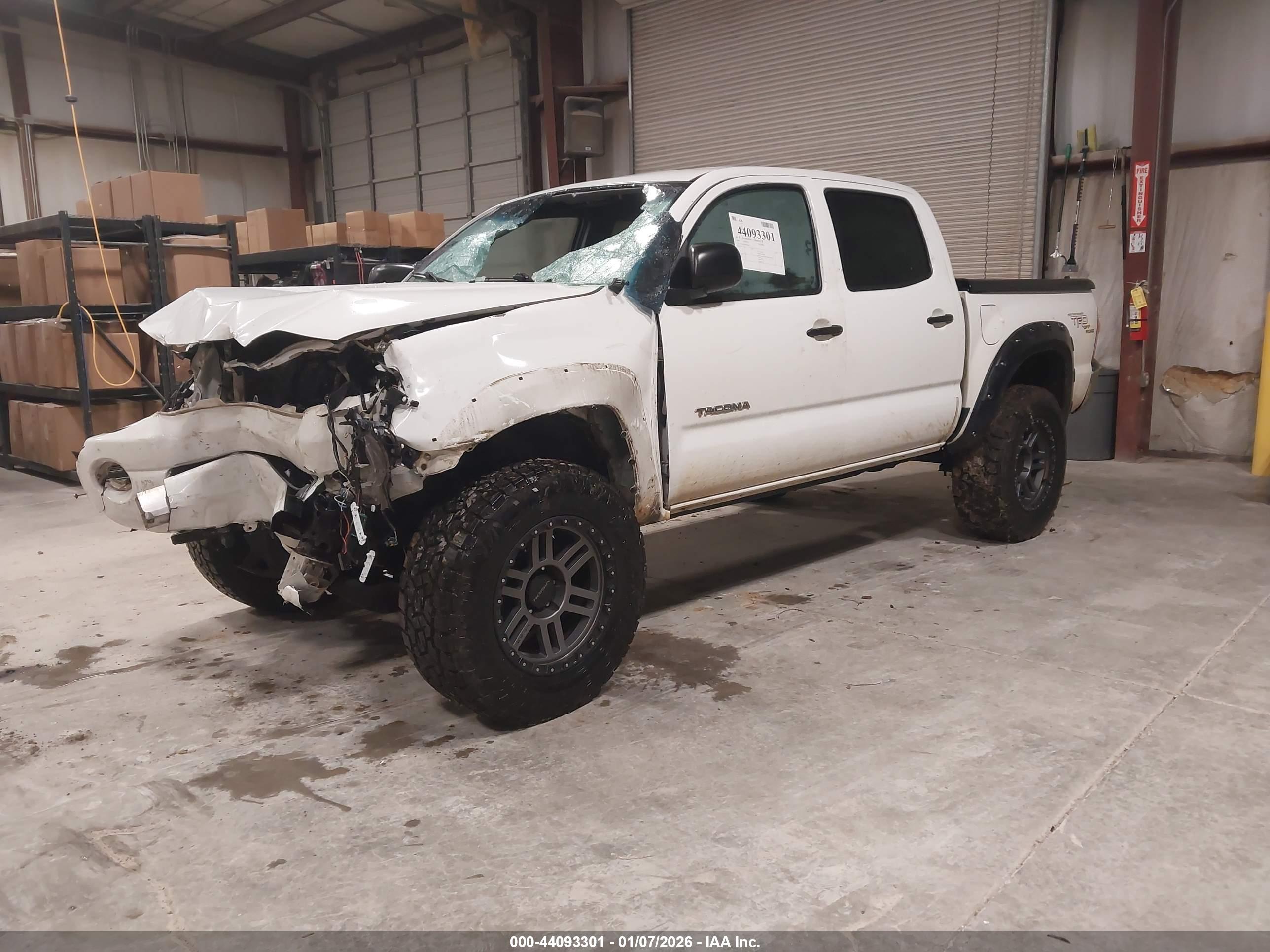 TOYOTA TACOMA image 2