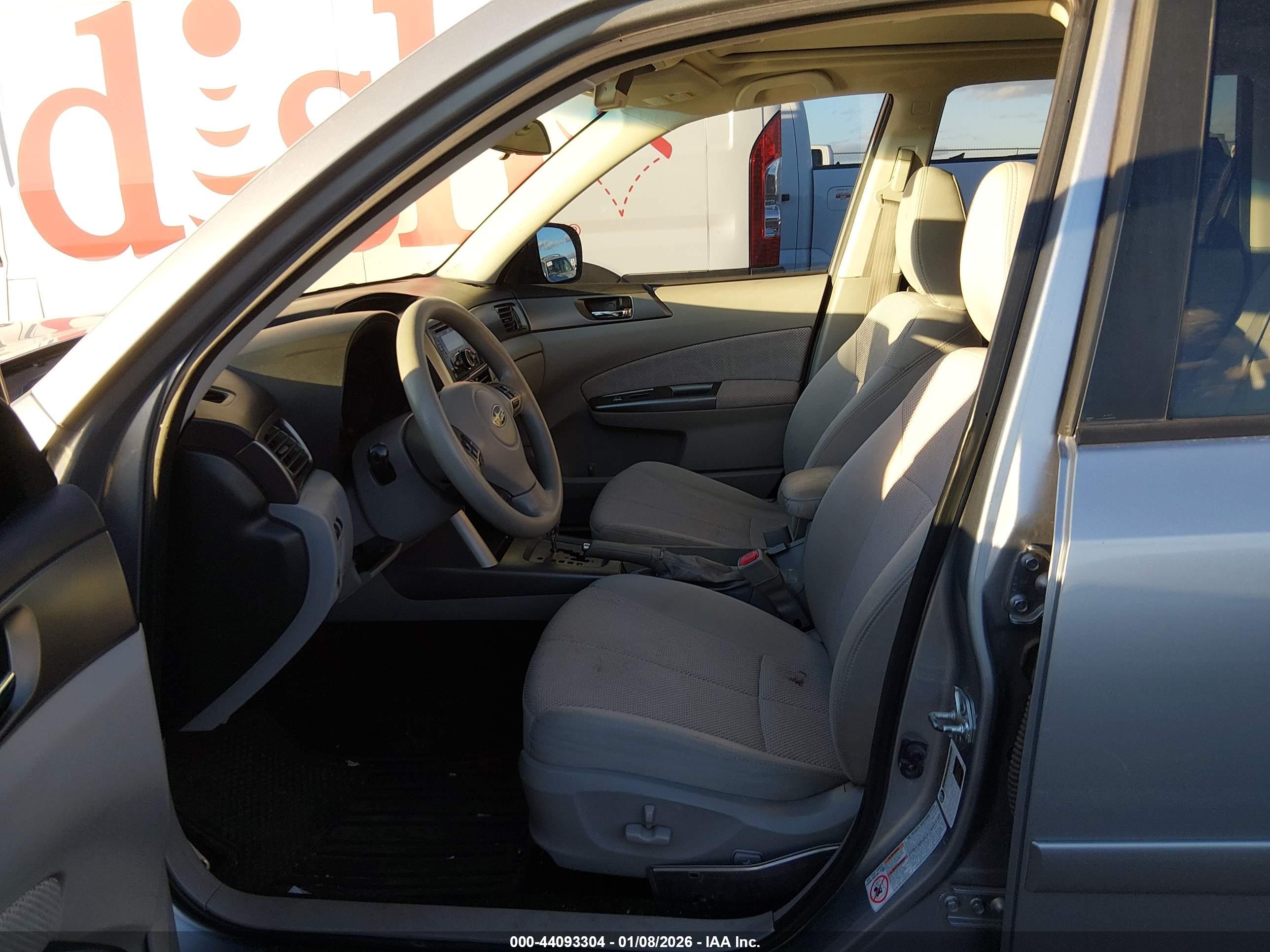 SUBARU FORESTER image 5