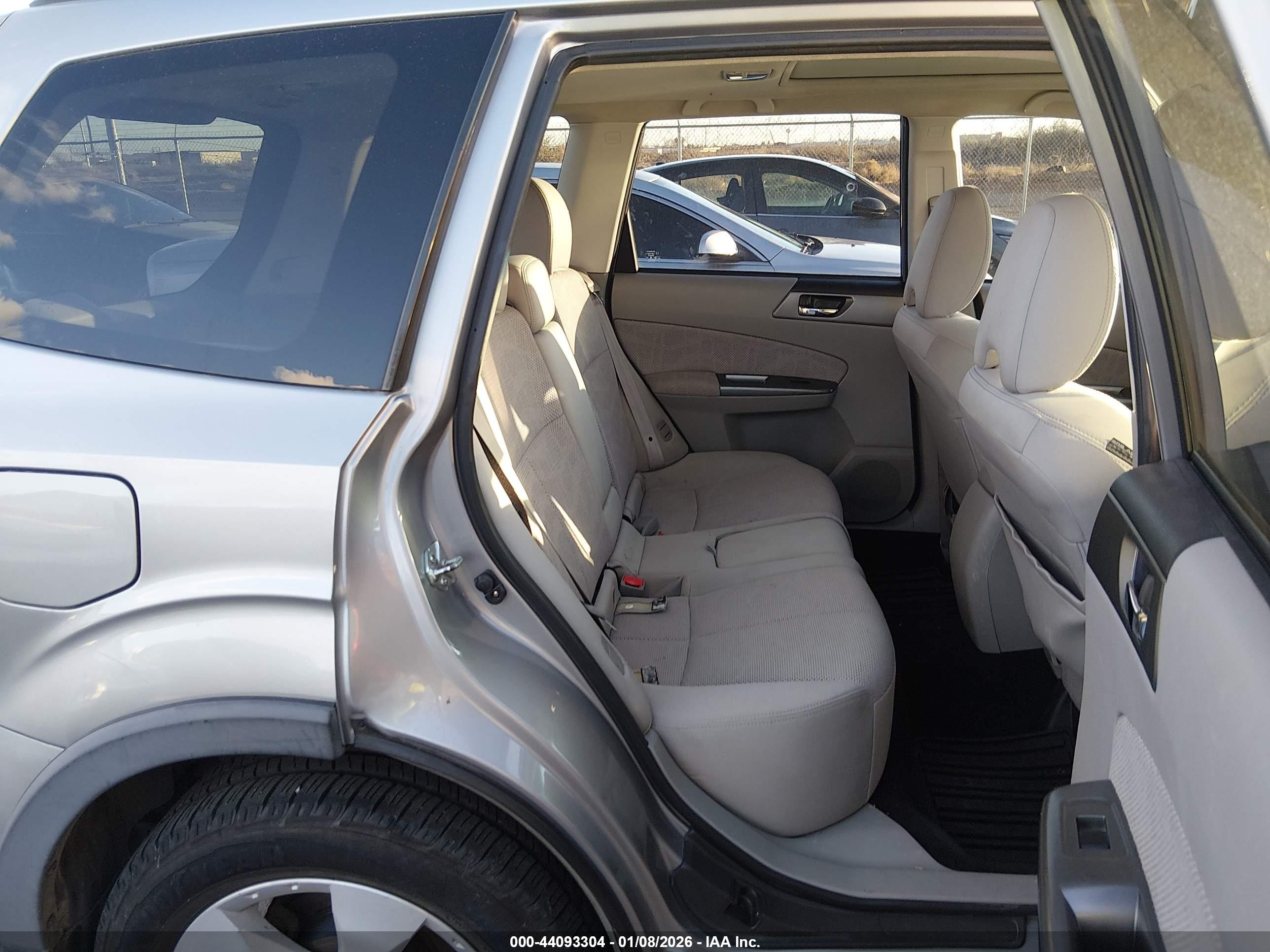 SUBARU FORESTER image 8