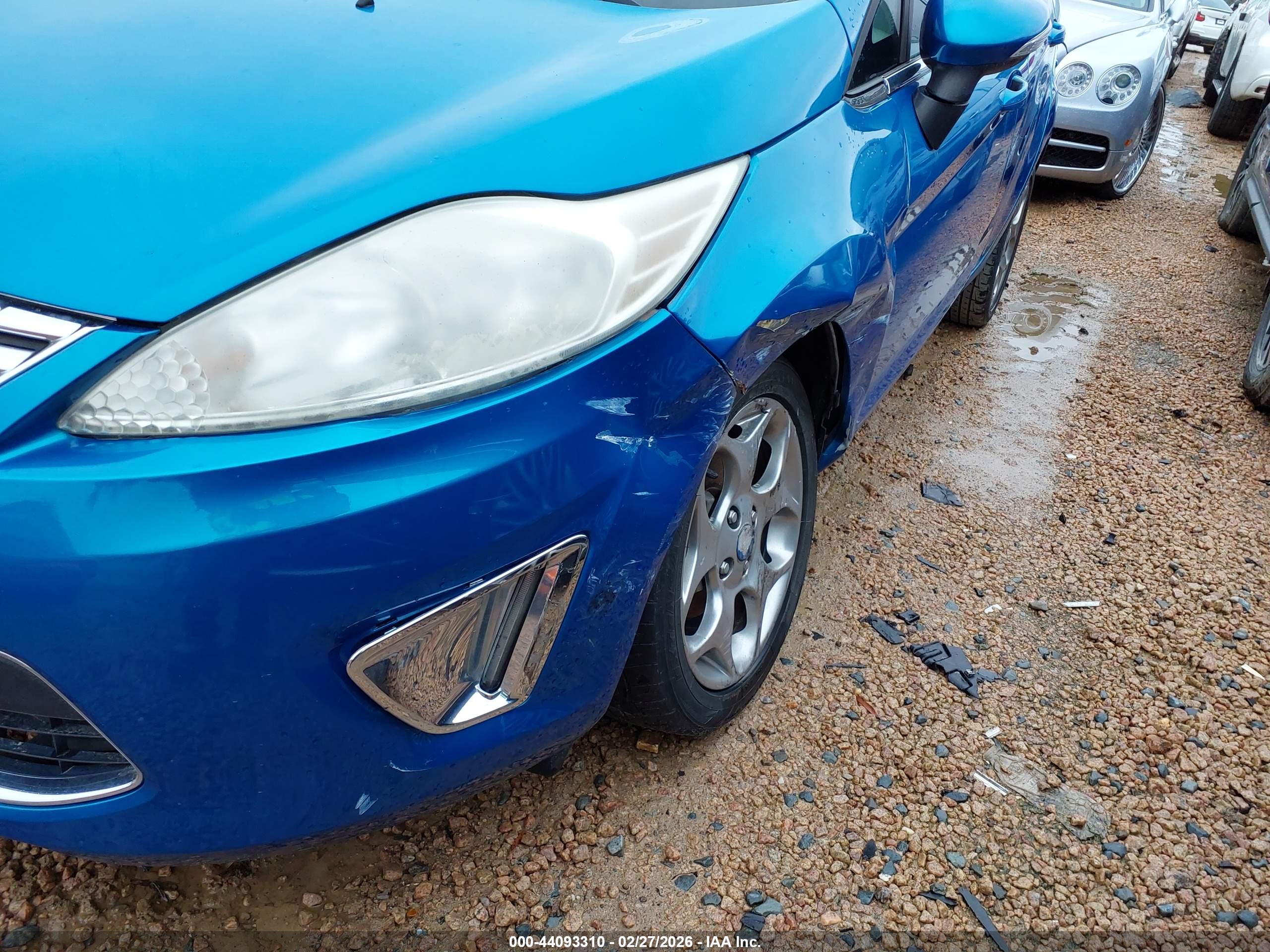 FORD FIESTA image 6
