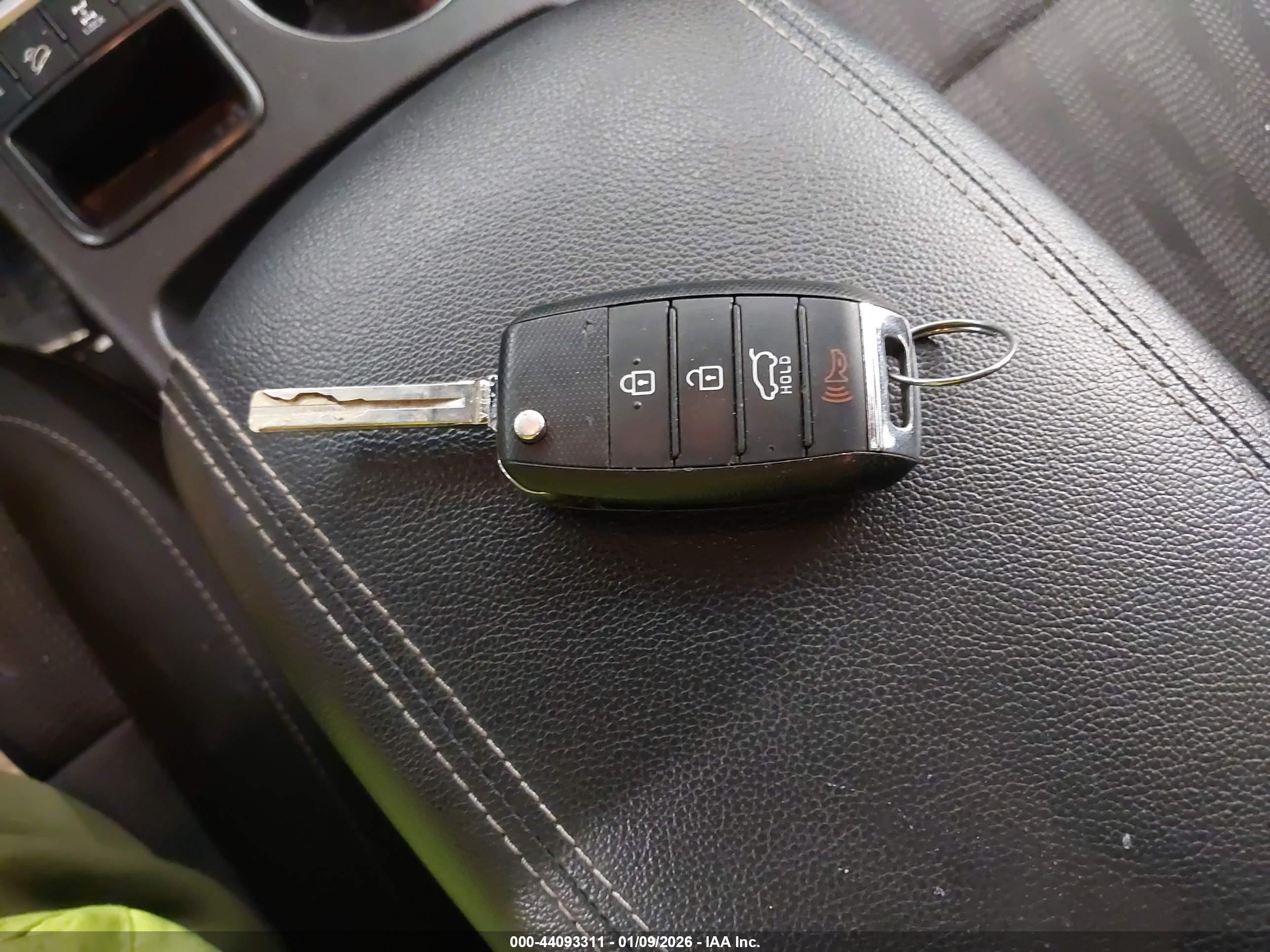 KIA SPORTAGE image 11