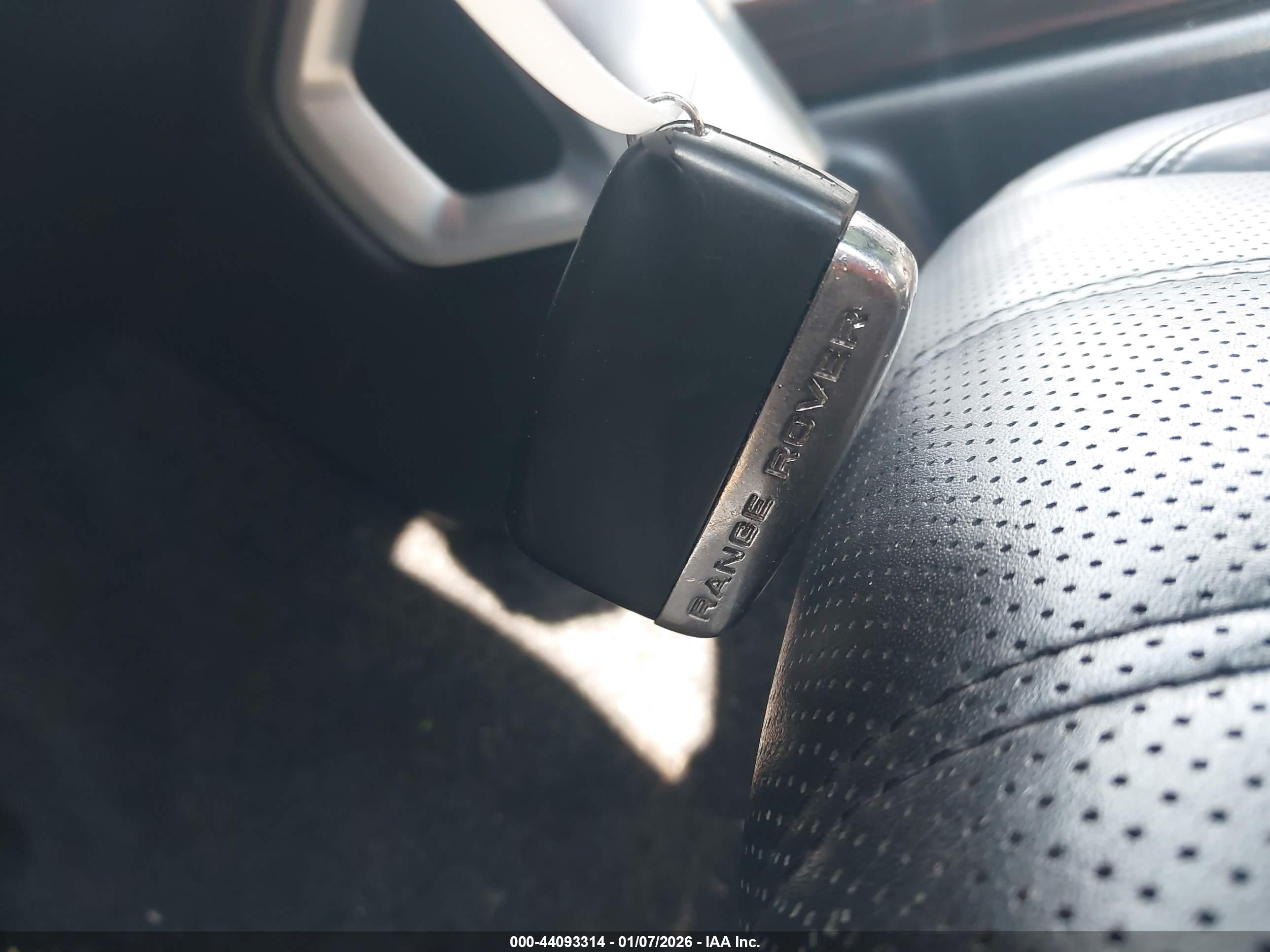 LAND ROVER image 11