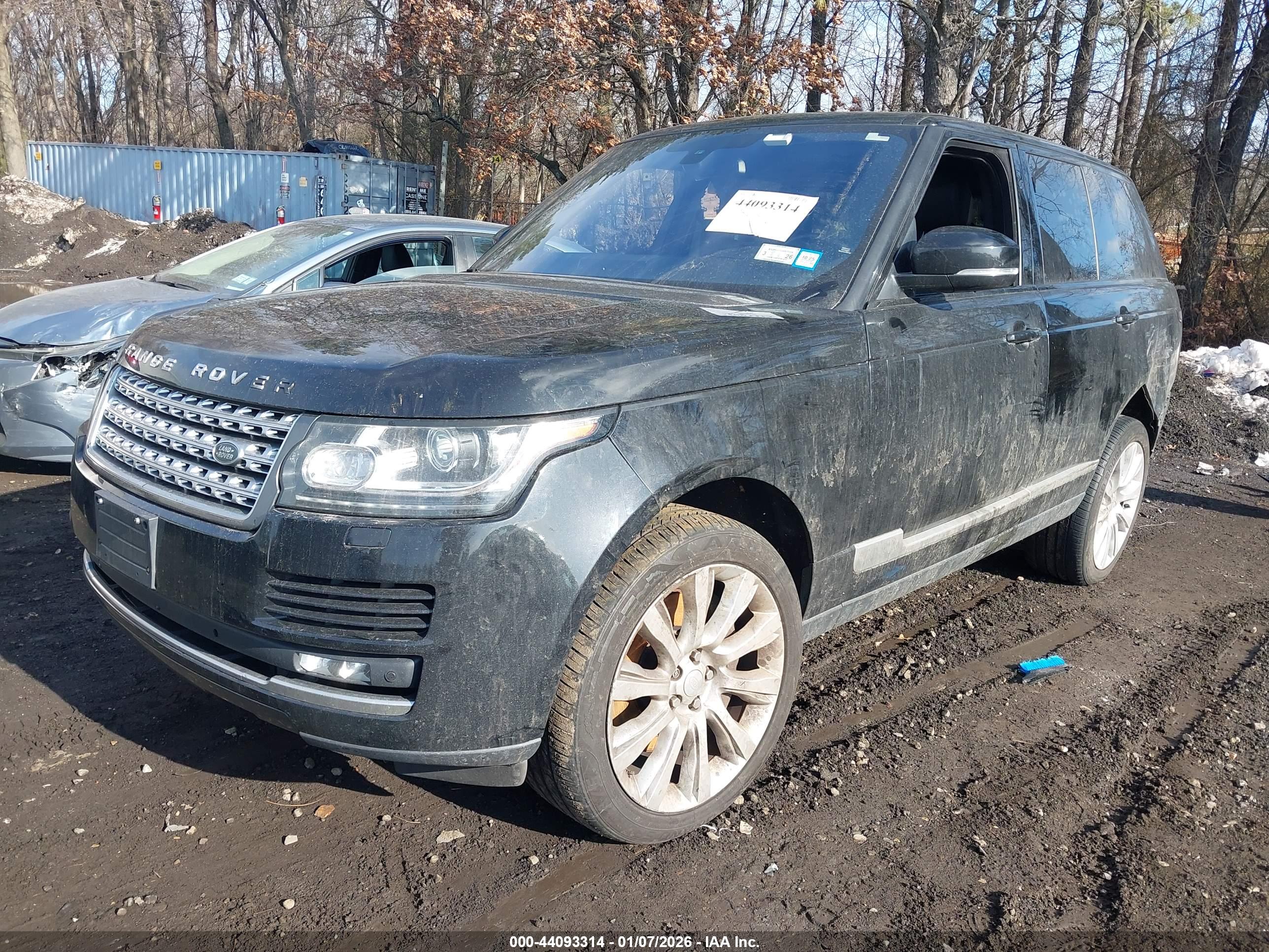 LAND ROVER image 2