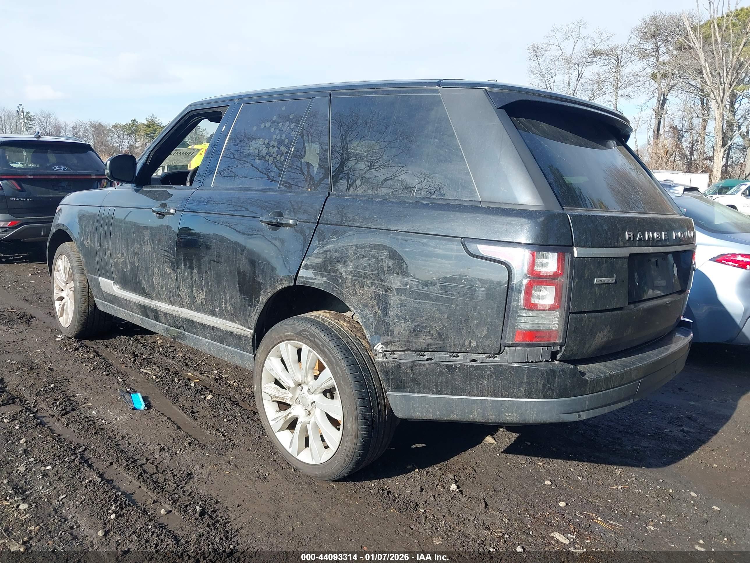 LAND ROVER image 3