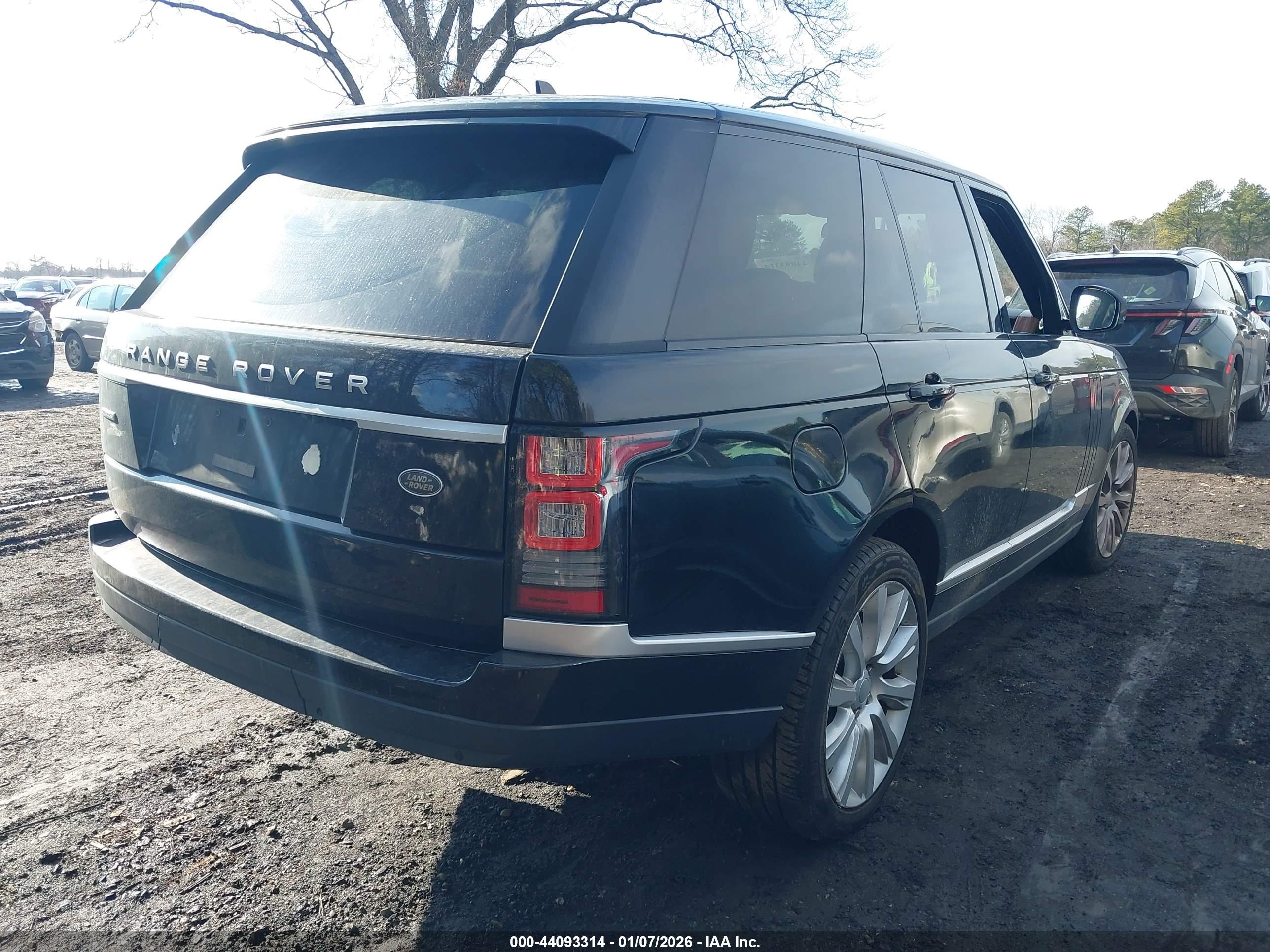 LAND ROVER image 4