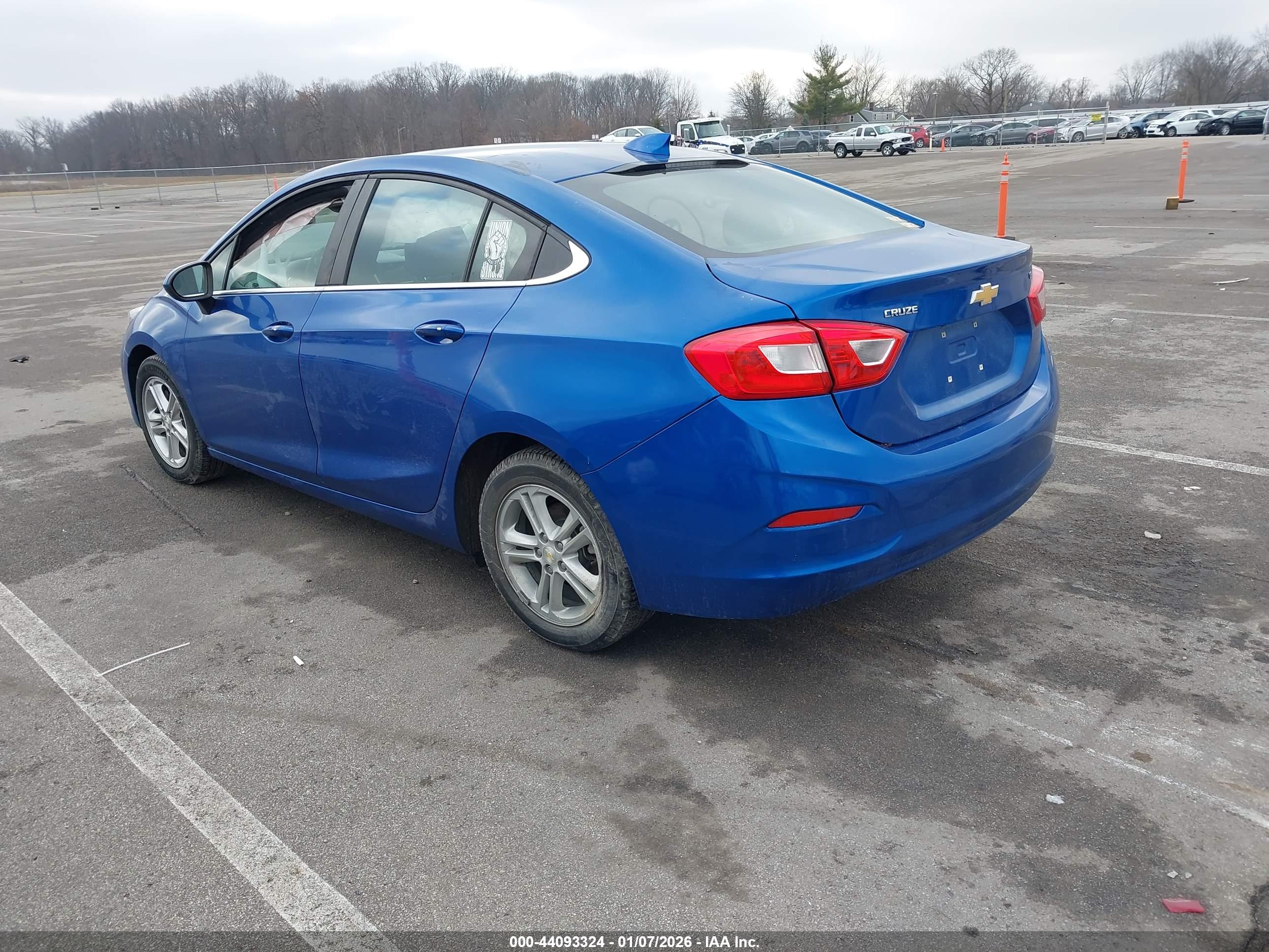 CHEVROLET CRUZE image 3