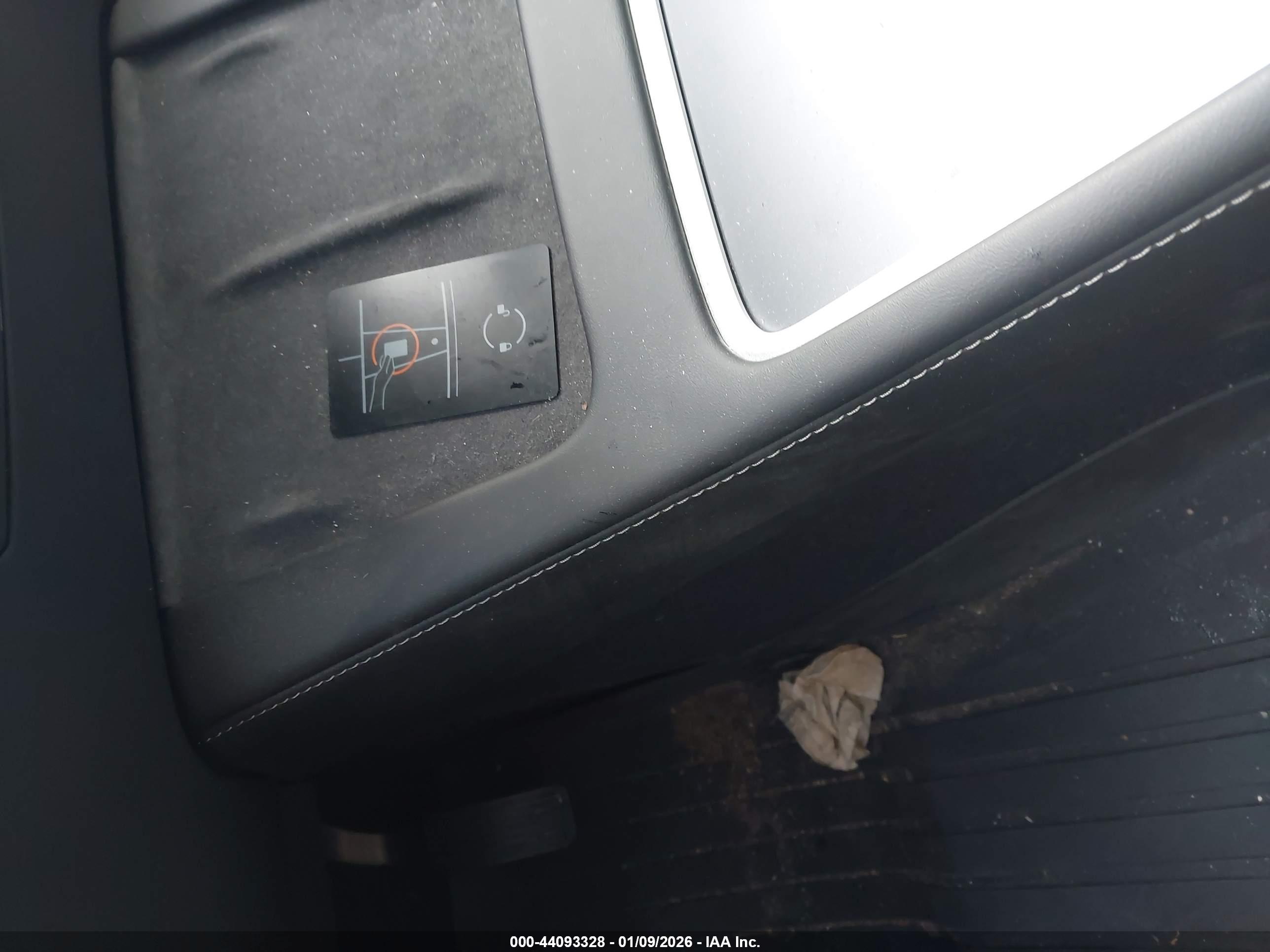 TESLA MODEL image 11