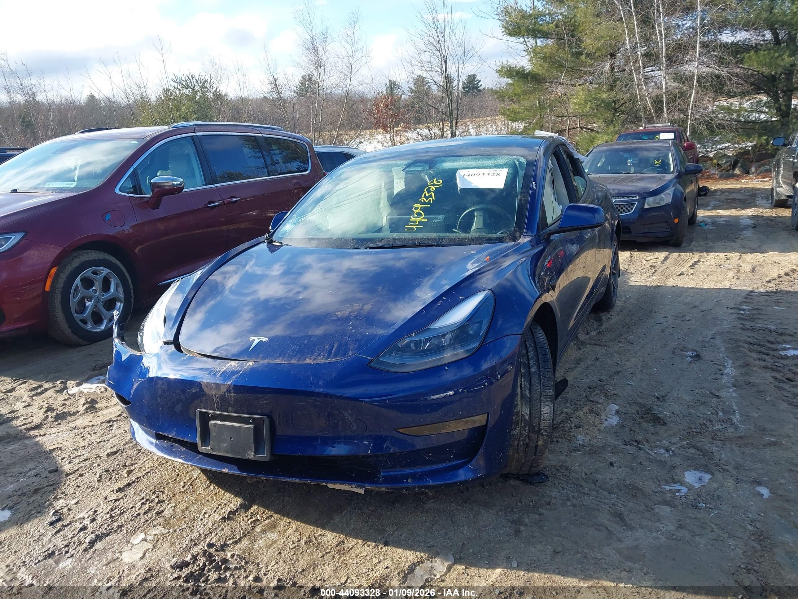 TESLA MODEL image 2