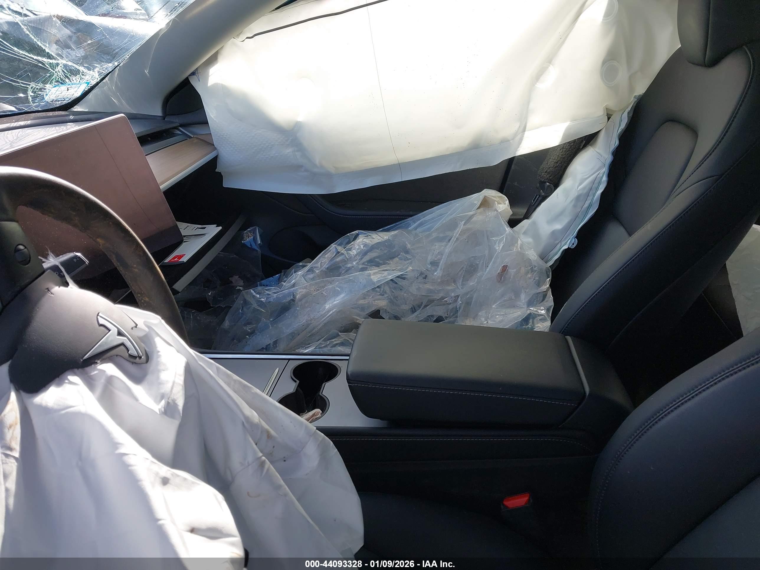 TESLA MODEL image 5