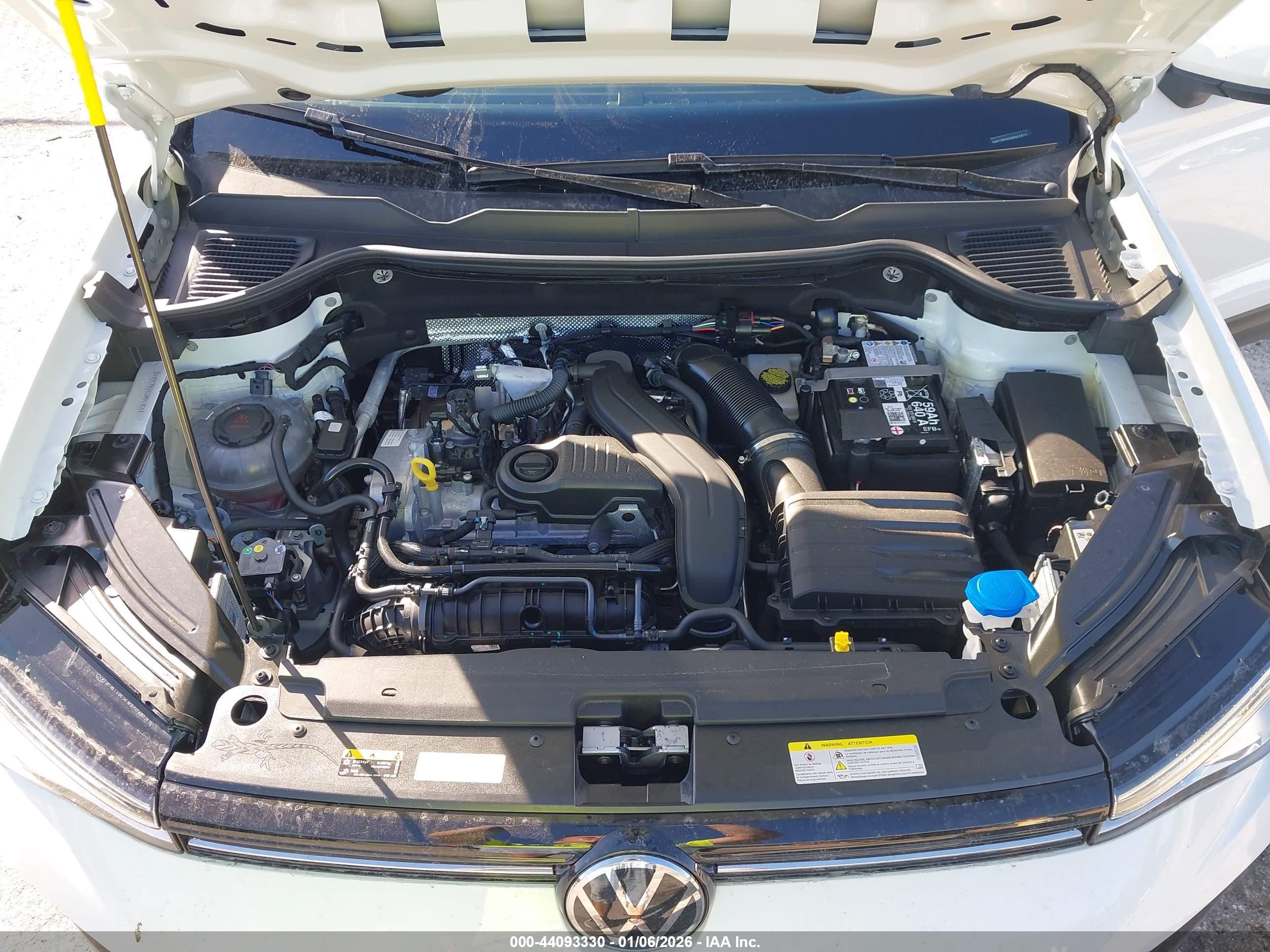 VOLKSWAGEN TAOS image 10