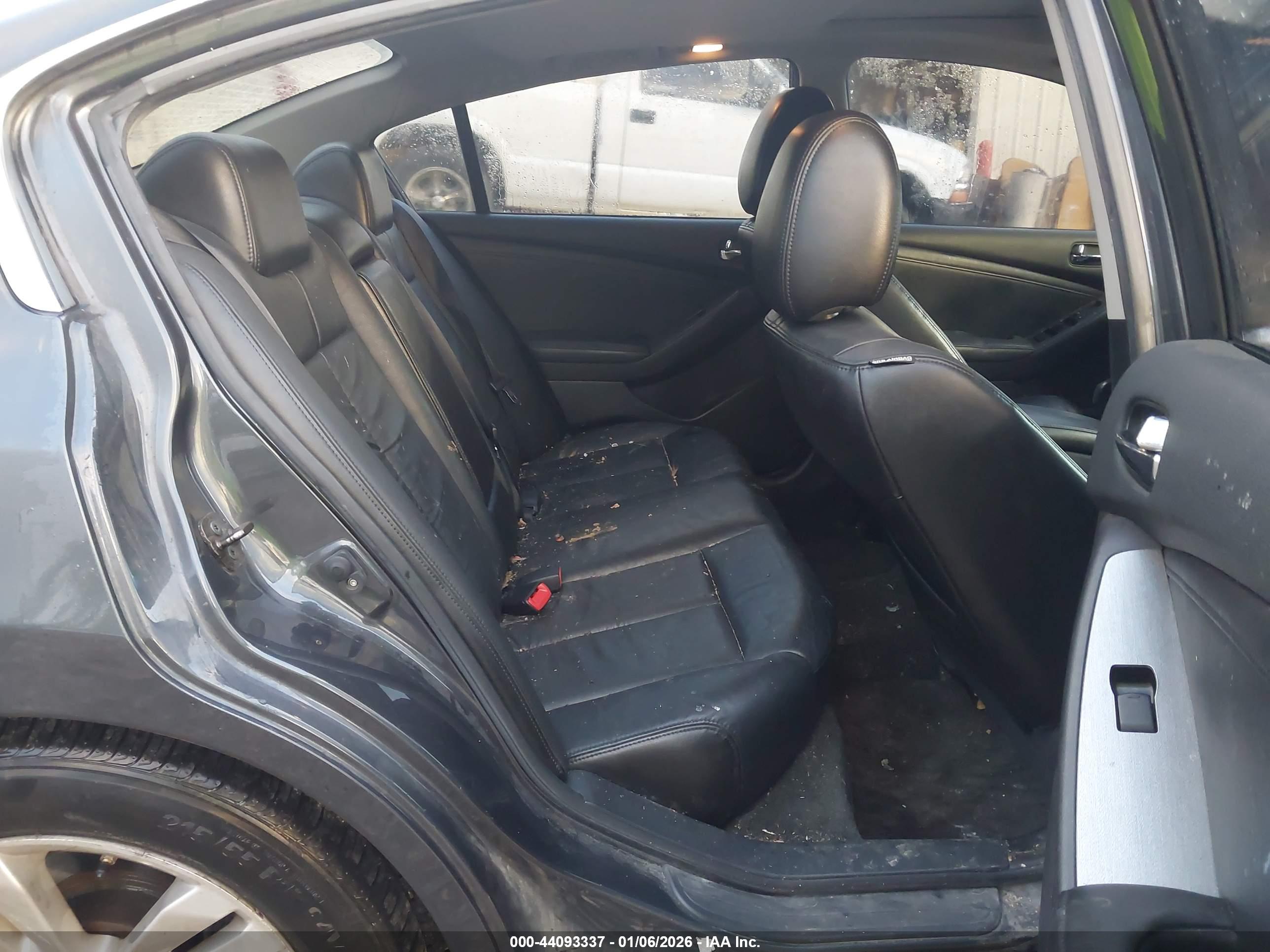 NISSAN ALTIMA image 8