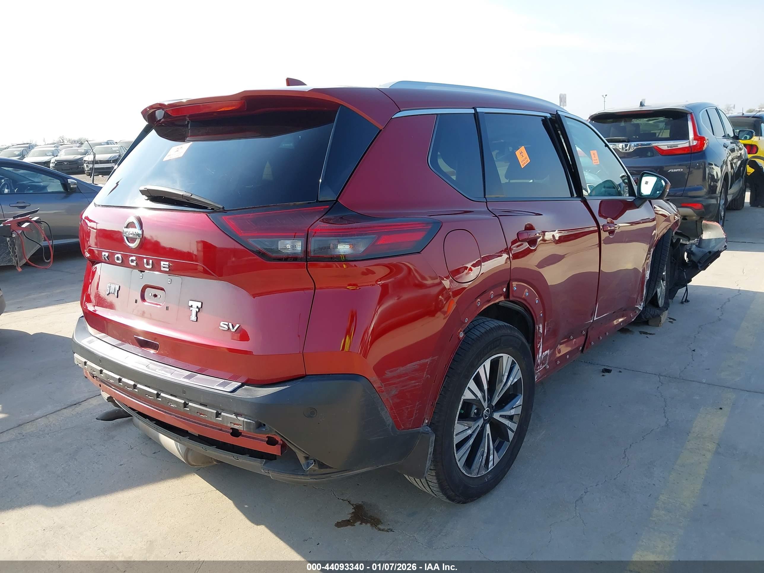 NISSAN ROGUE image 4