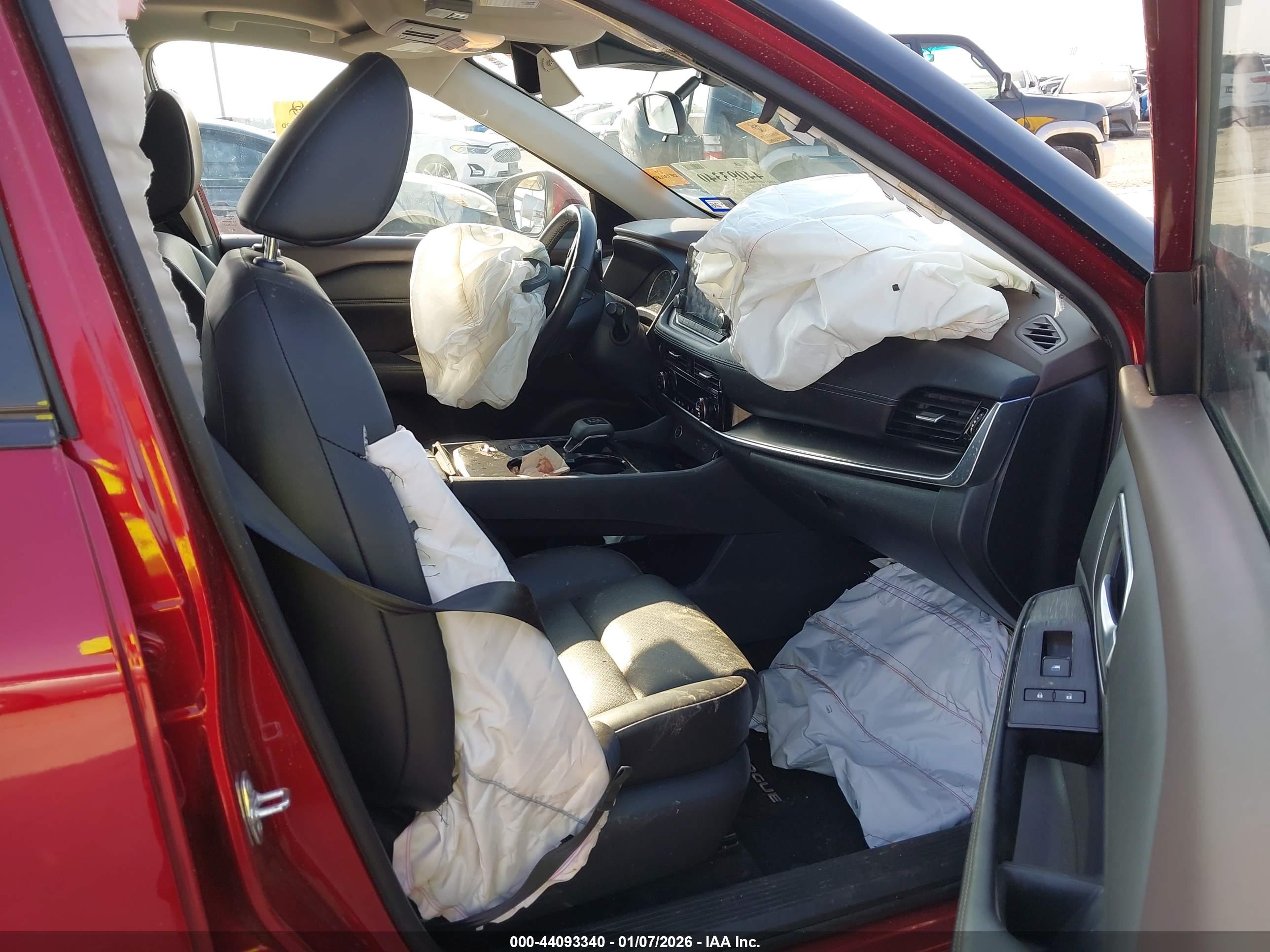 NISSAN ROGUE image 5